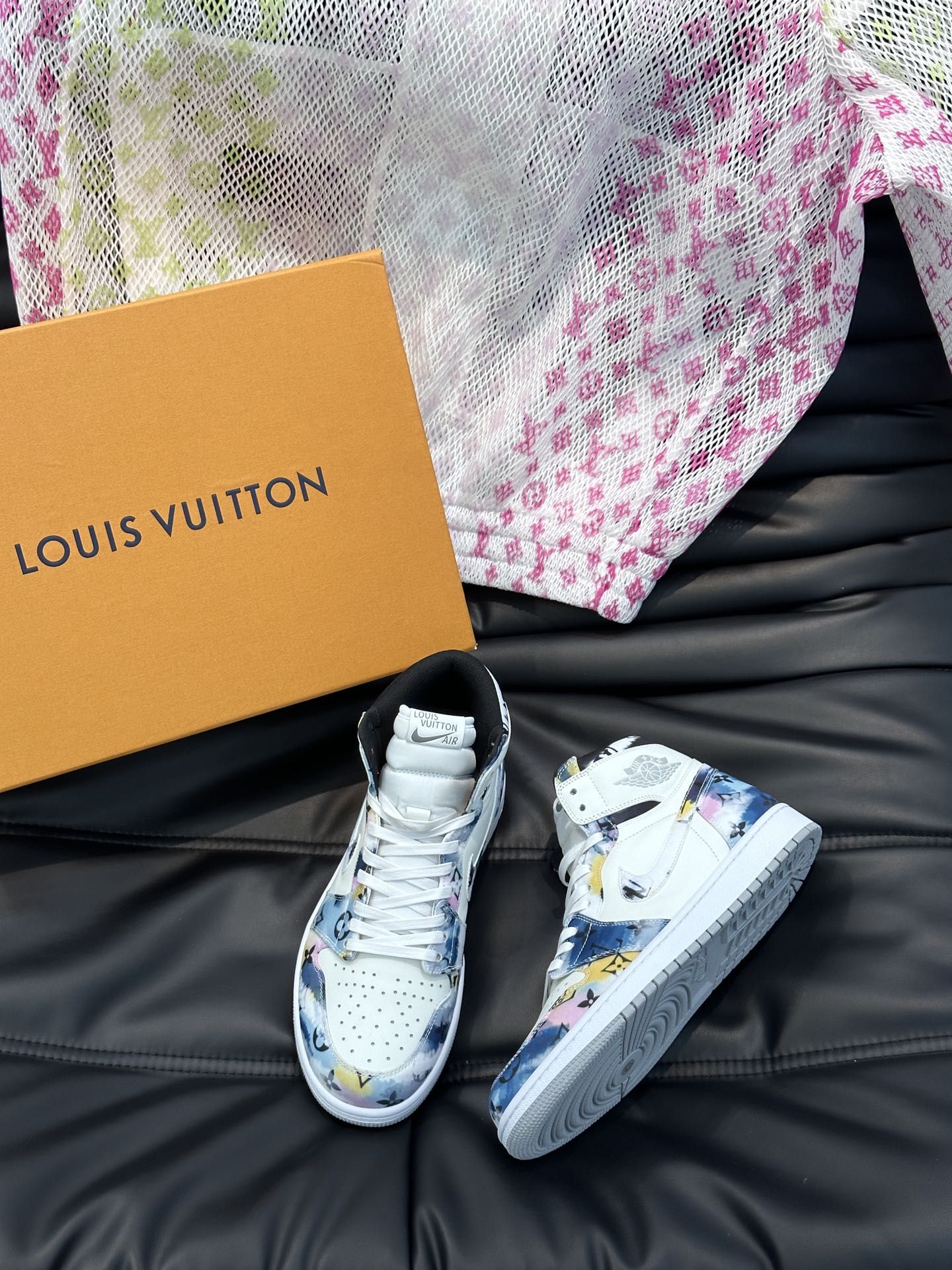 [TOP] Louis Vuitton LV X Nike  Men's Shoes -White