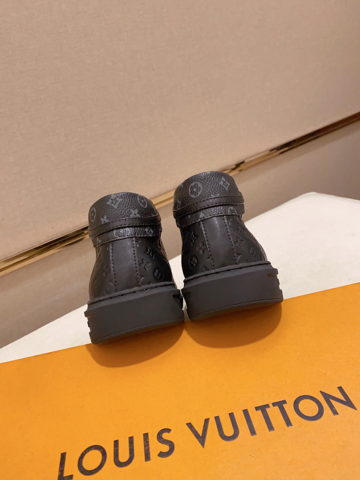 [TOP] Louis Vuitton LV  Men's Shoes - Black