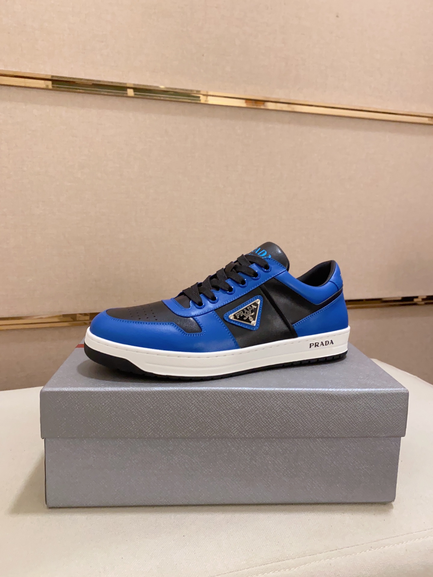 [TOP] PRADA Men's Shoes - Black and Blue