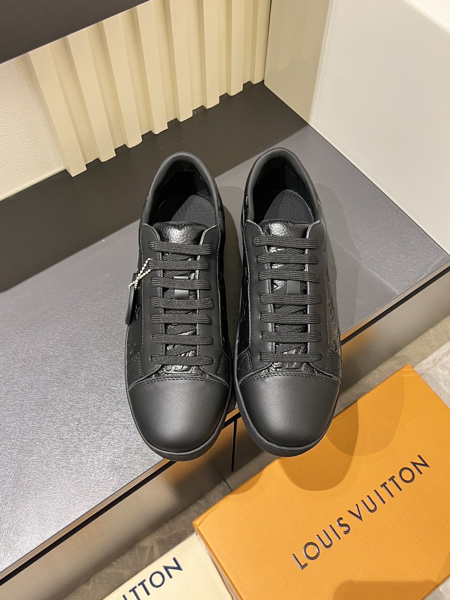 [TOP] Louis Vuitton LV  Men's Shoes - Black