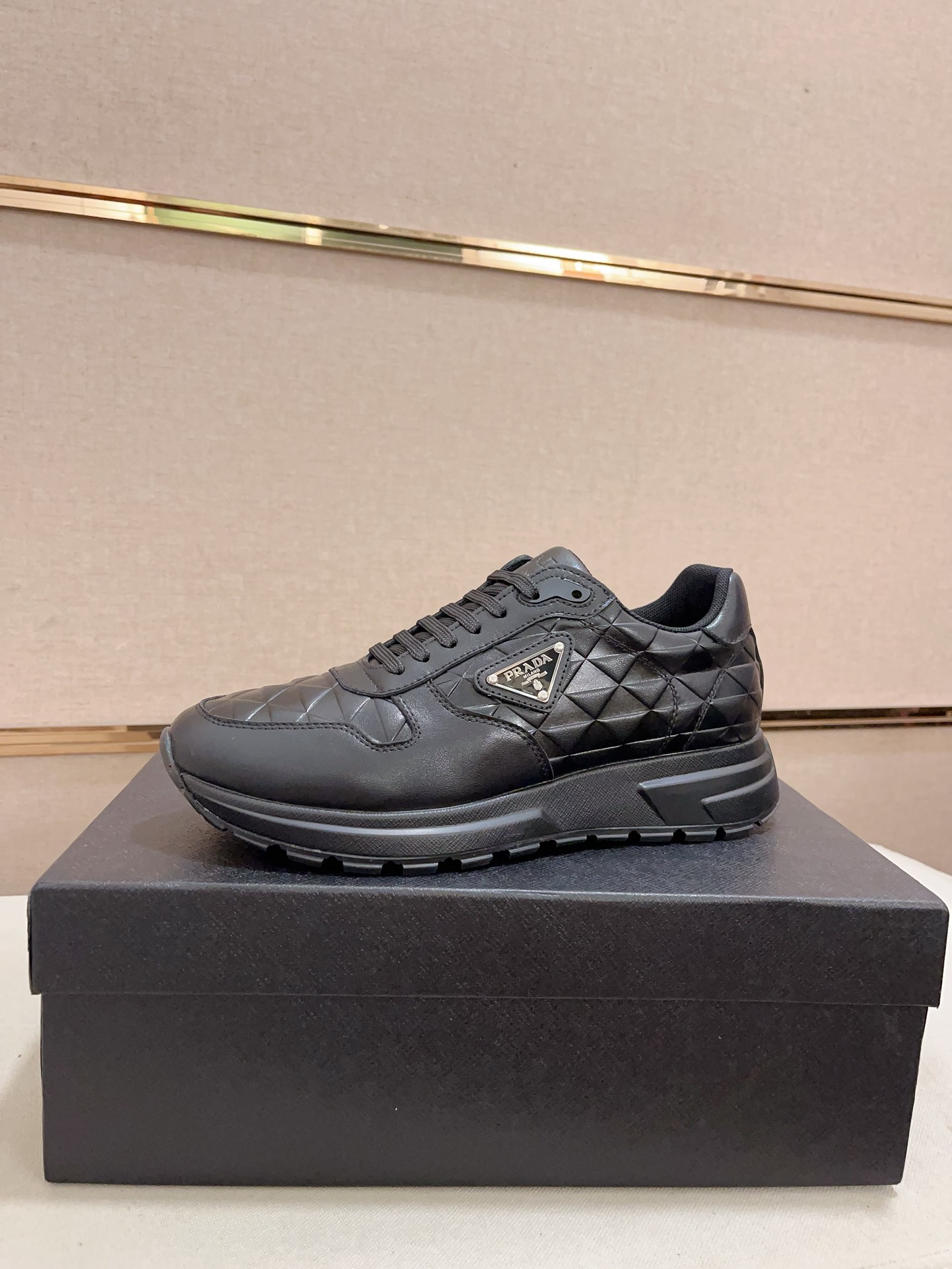 [TOP] PRADA Sports Shoes - Black