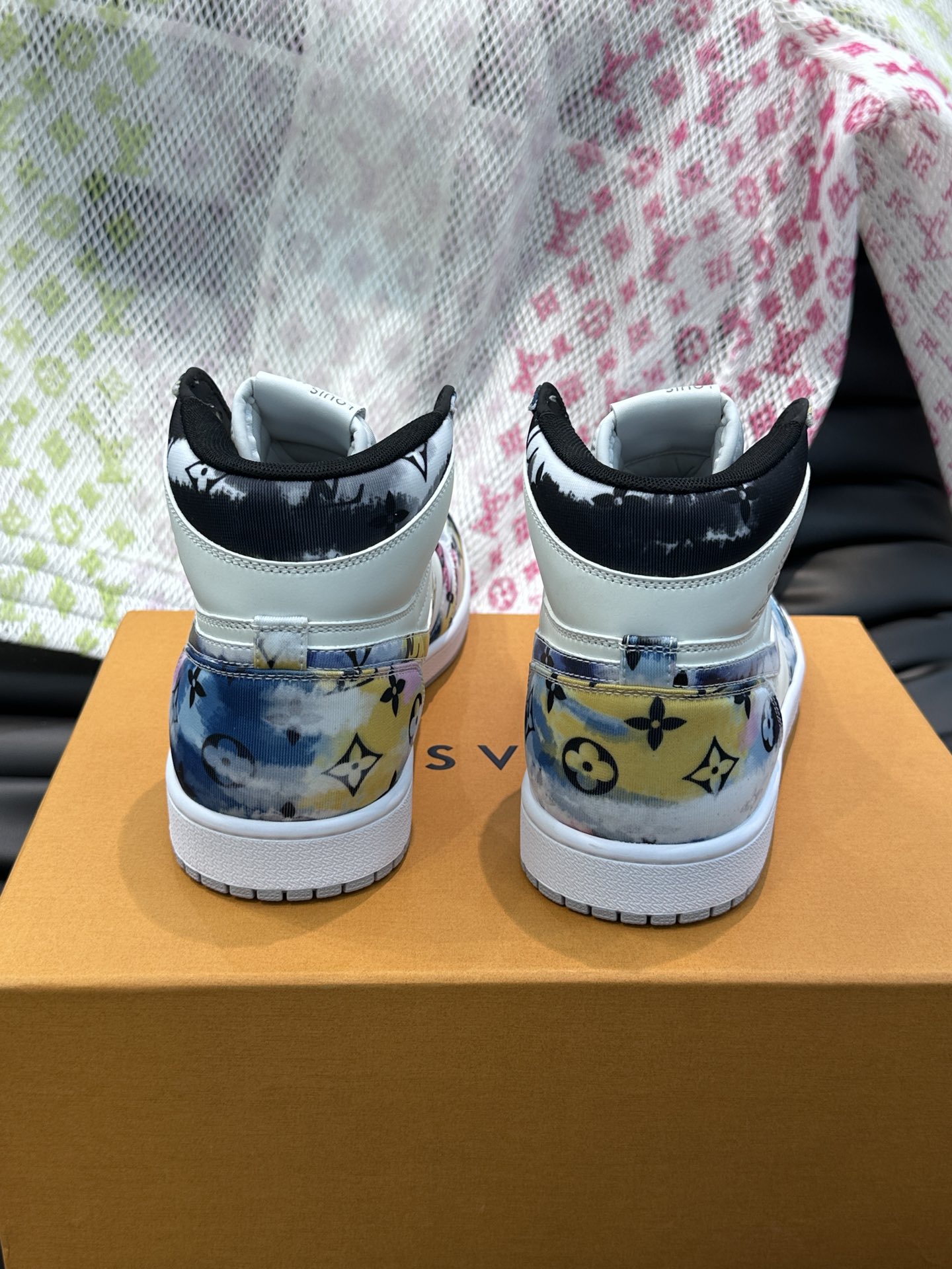 [TOP] Louis Vuitton LV X Nike  Men's Shoes -White