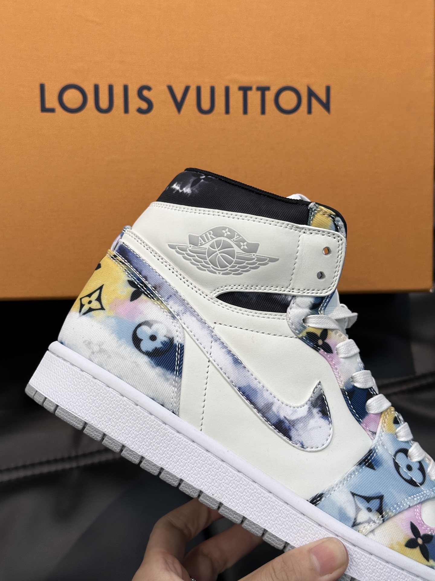 [TOP] Louis Vuitton LV X Nike  Men's Shoes -White