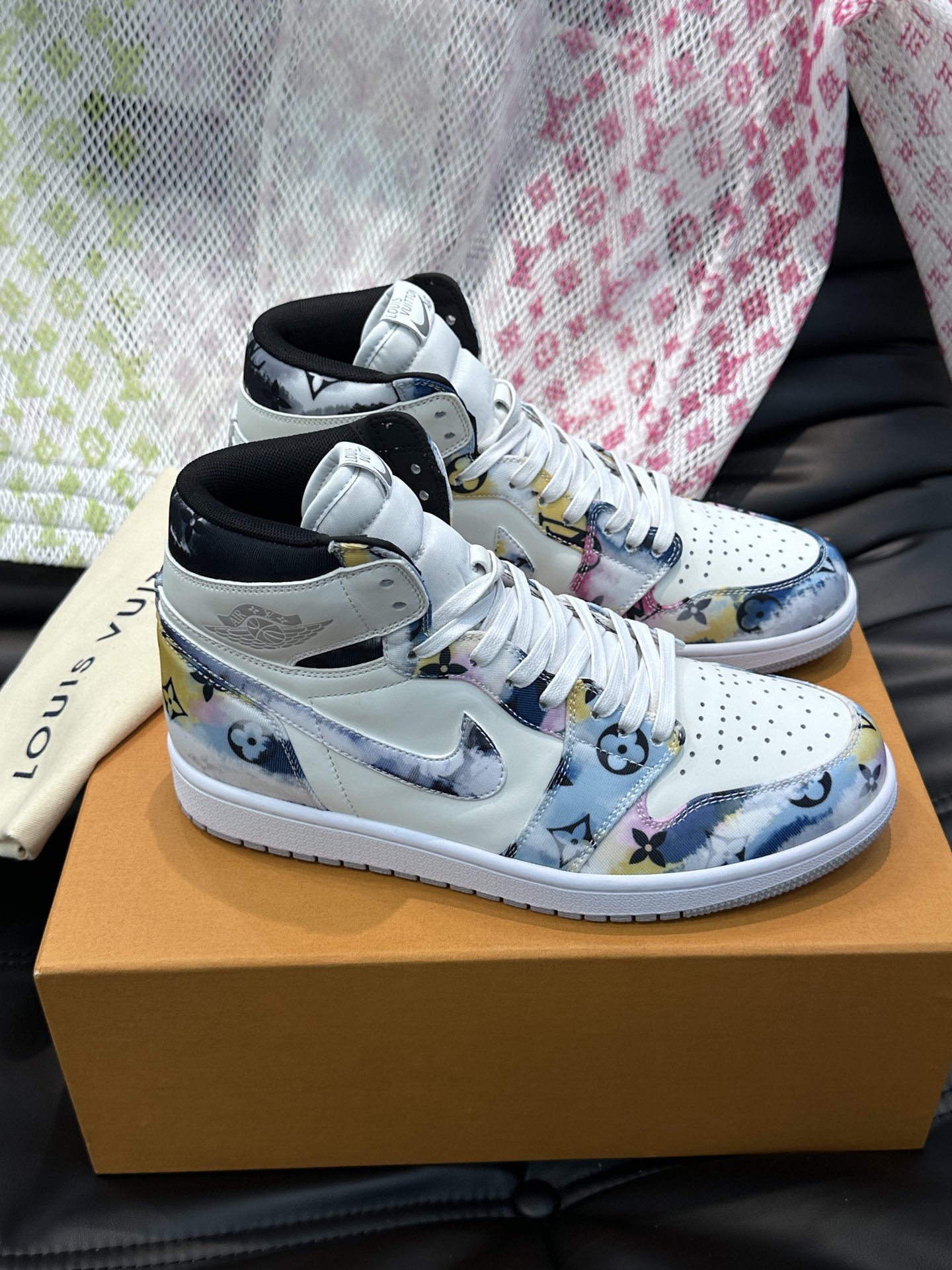 [TOP] Louis Vuitton LV X Nike  Men's Shoes -White