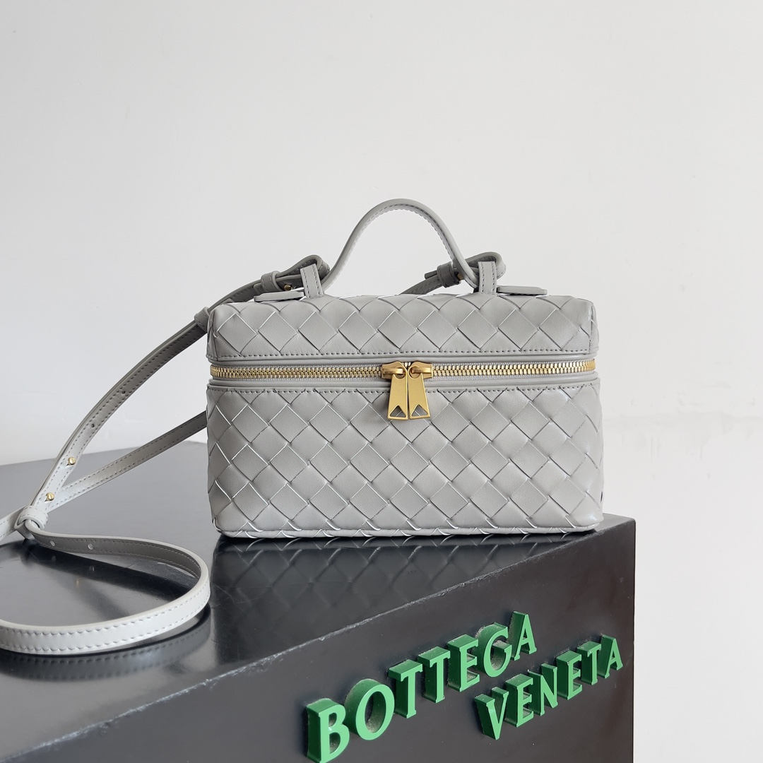 [TOP] Bottega Veneta Woven Zipper Crossbody Bag 22x12.5x5cm - Grey