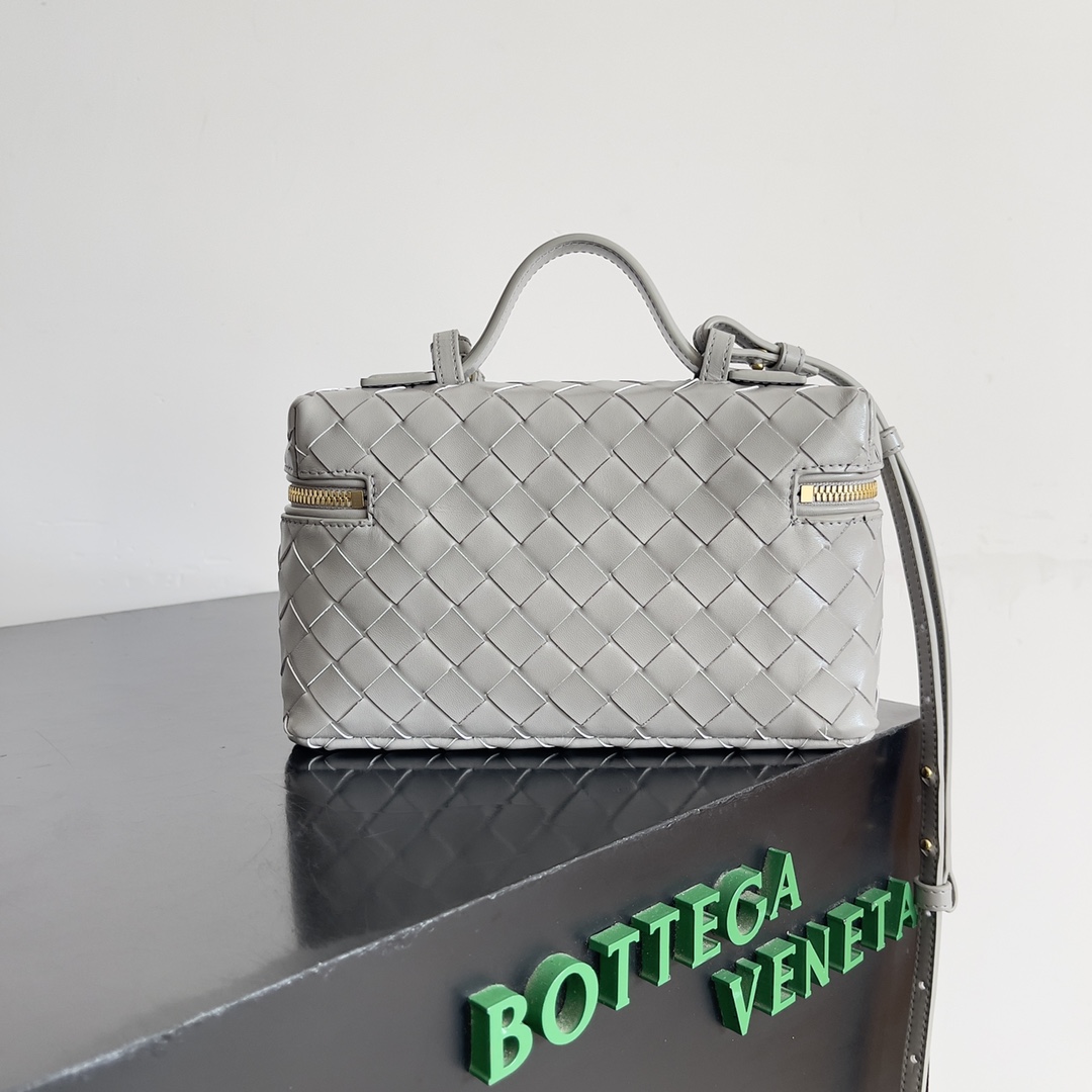 [TOP] Bottega Veneta Woven Zipper Crossbody Bag 22x12.5x5cm - Grey