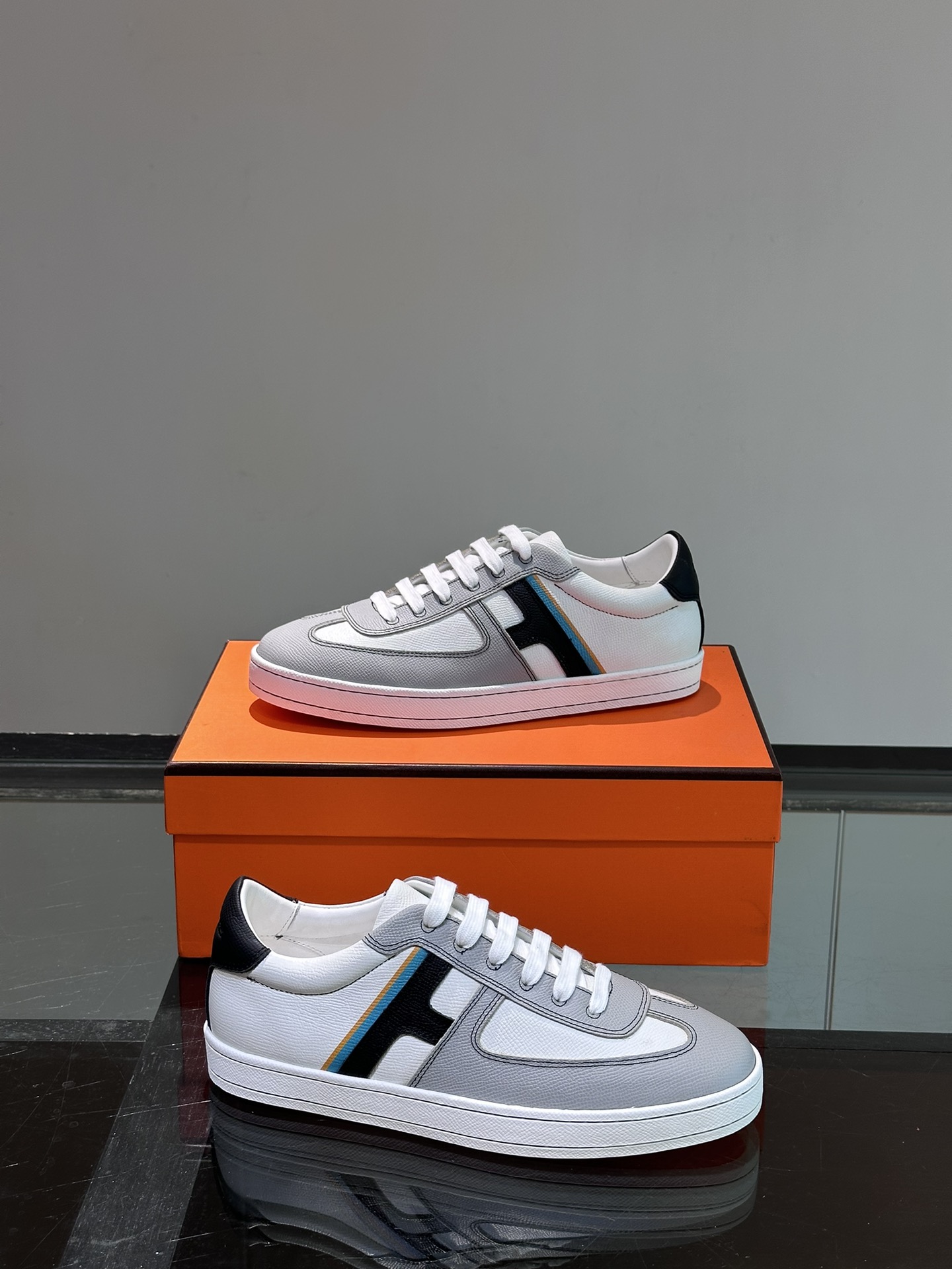 [TOP] HERMES Men's  Sports Shoes - 2 Colors