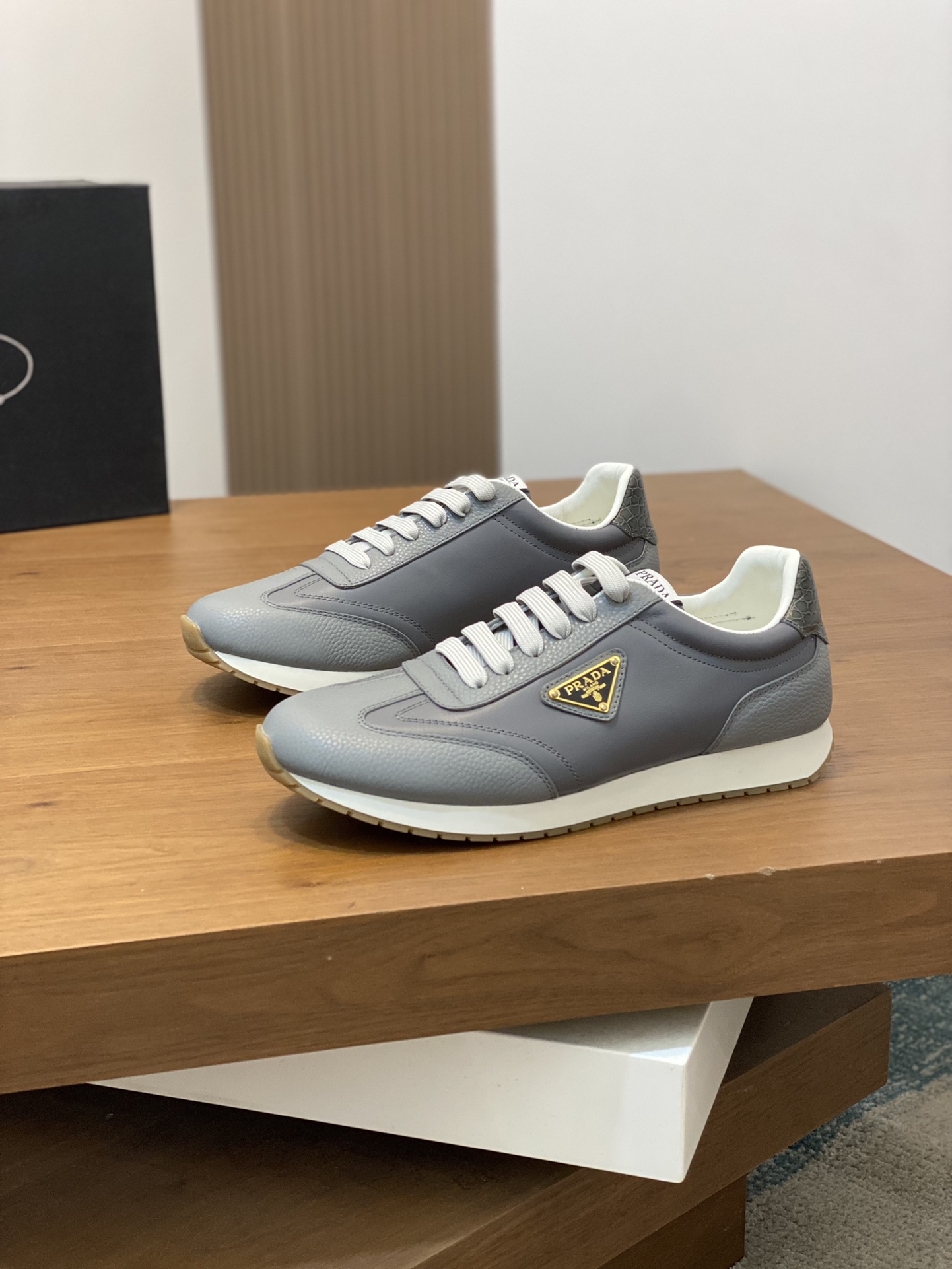 [TOP] PRADA Men's Shoes - Grey