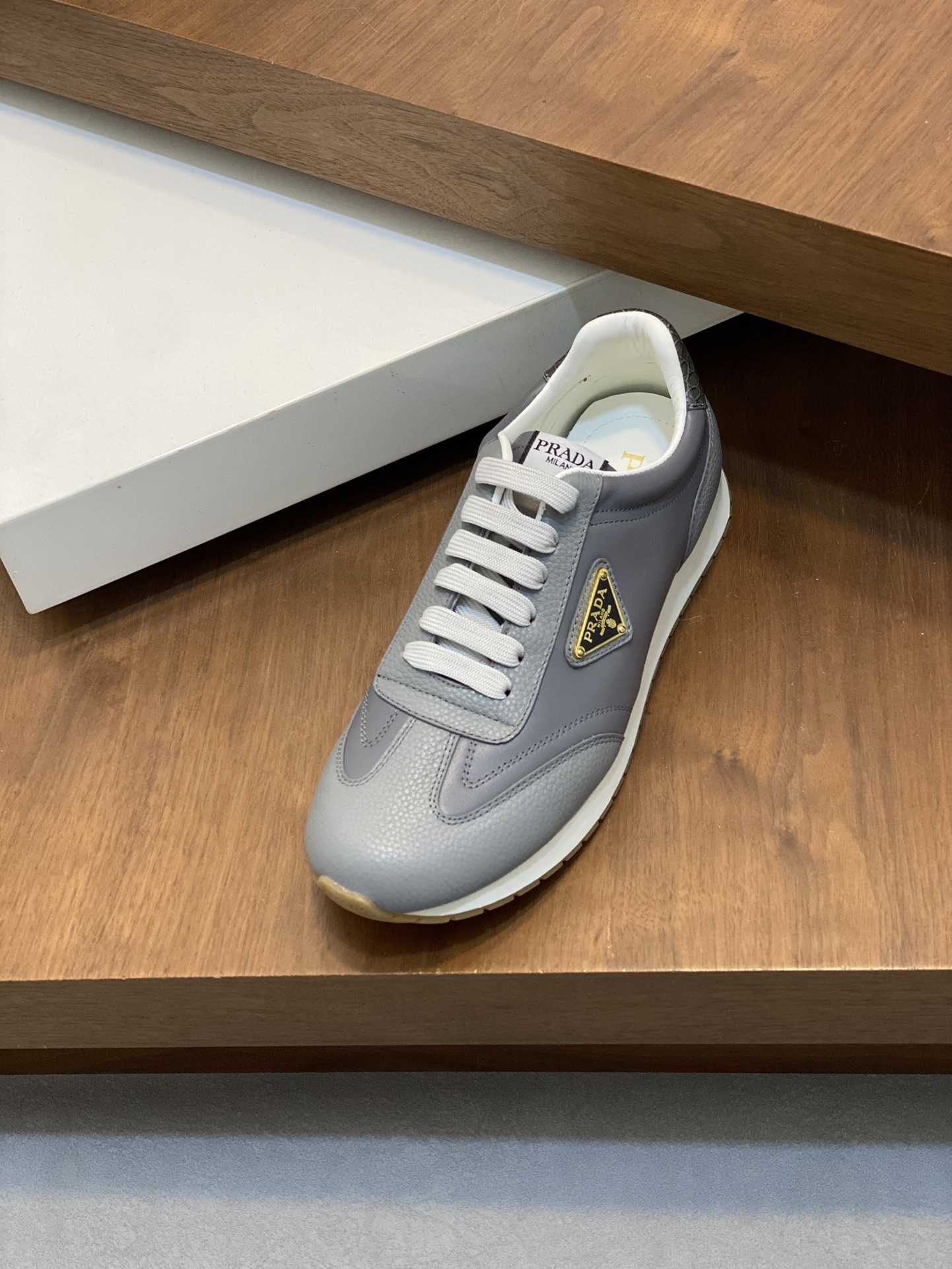 [TOP] PRADA Men's Shoes - Grey