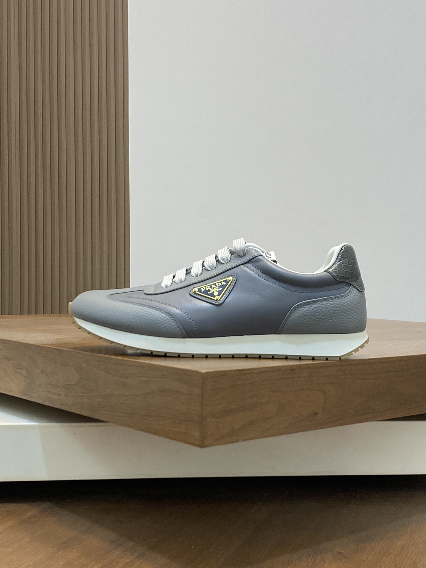 [TOP] PRADA Men's Shoes - Grey