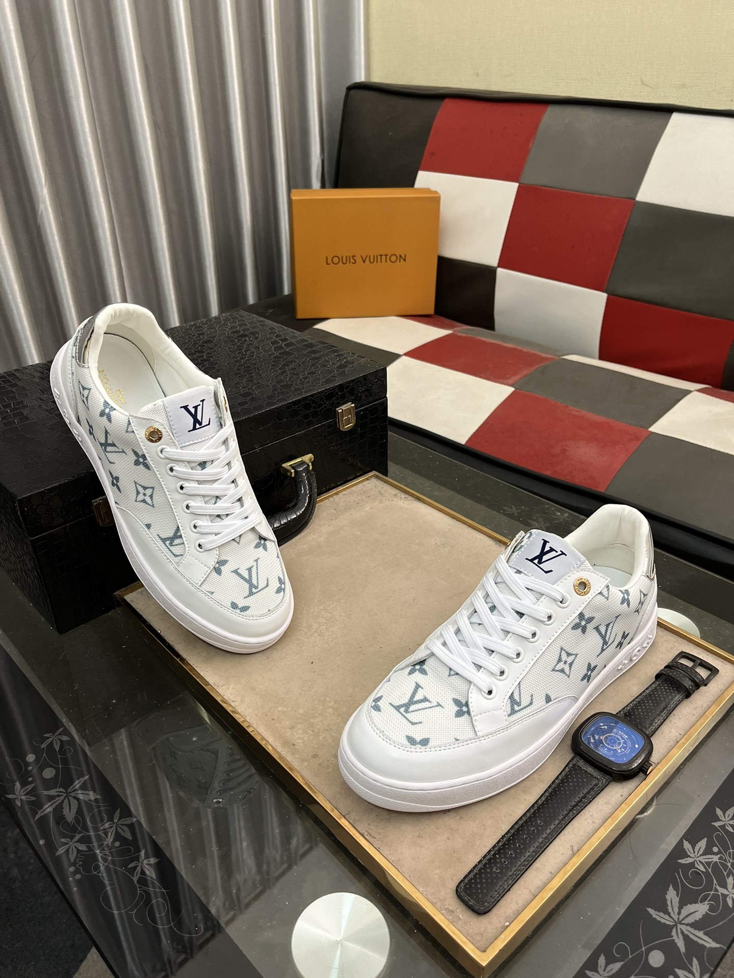 [TOP] Louis Vuitton LV Men's Shoes - White