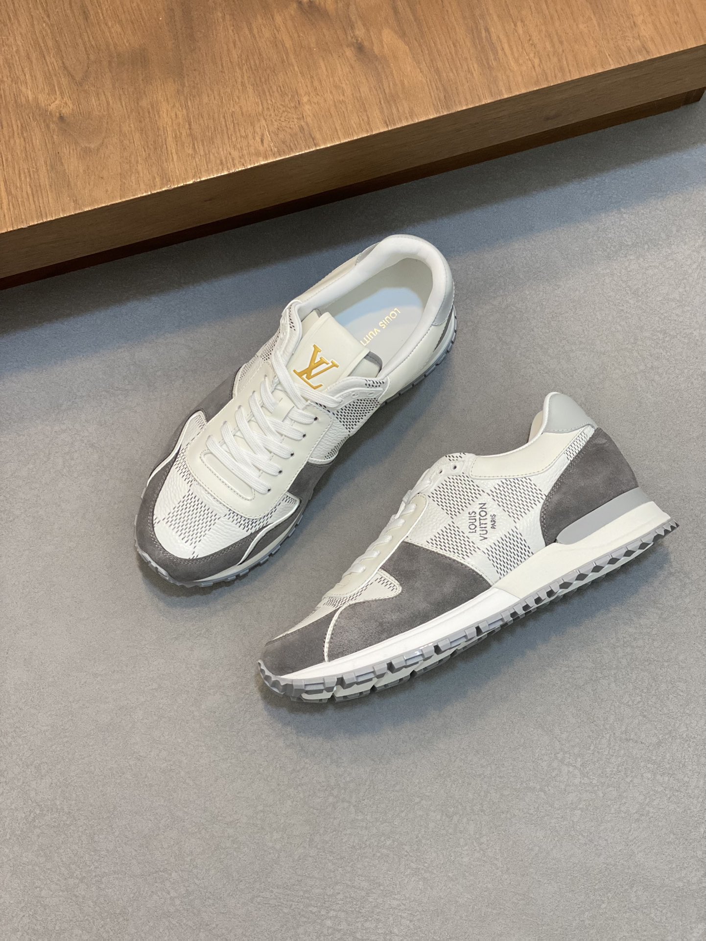 [TOP] Louis Vuitton LV Men's Shoes - White