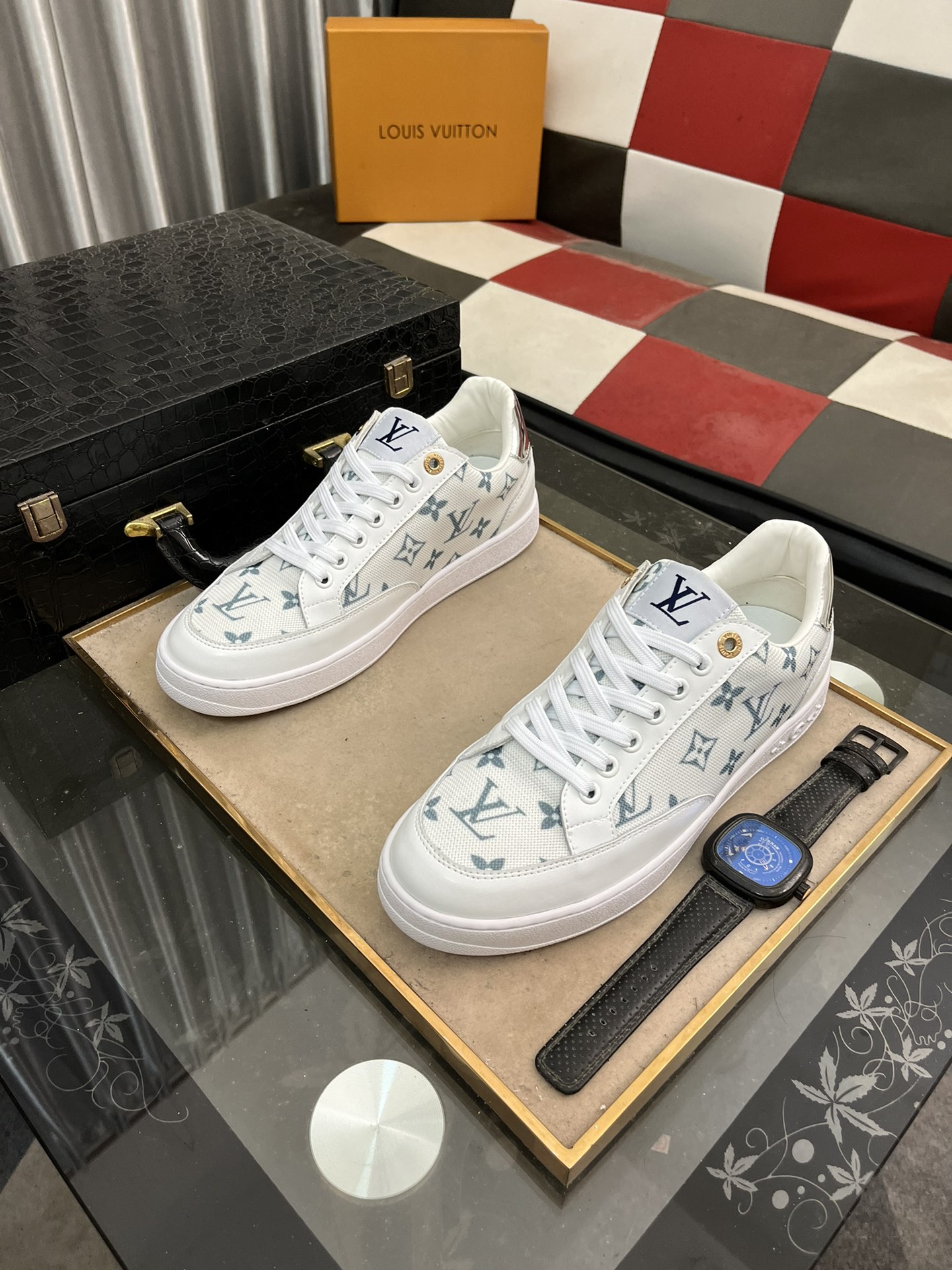 [TOP] Louis Vuitton LV Men's Shoes - White