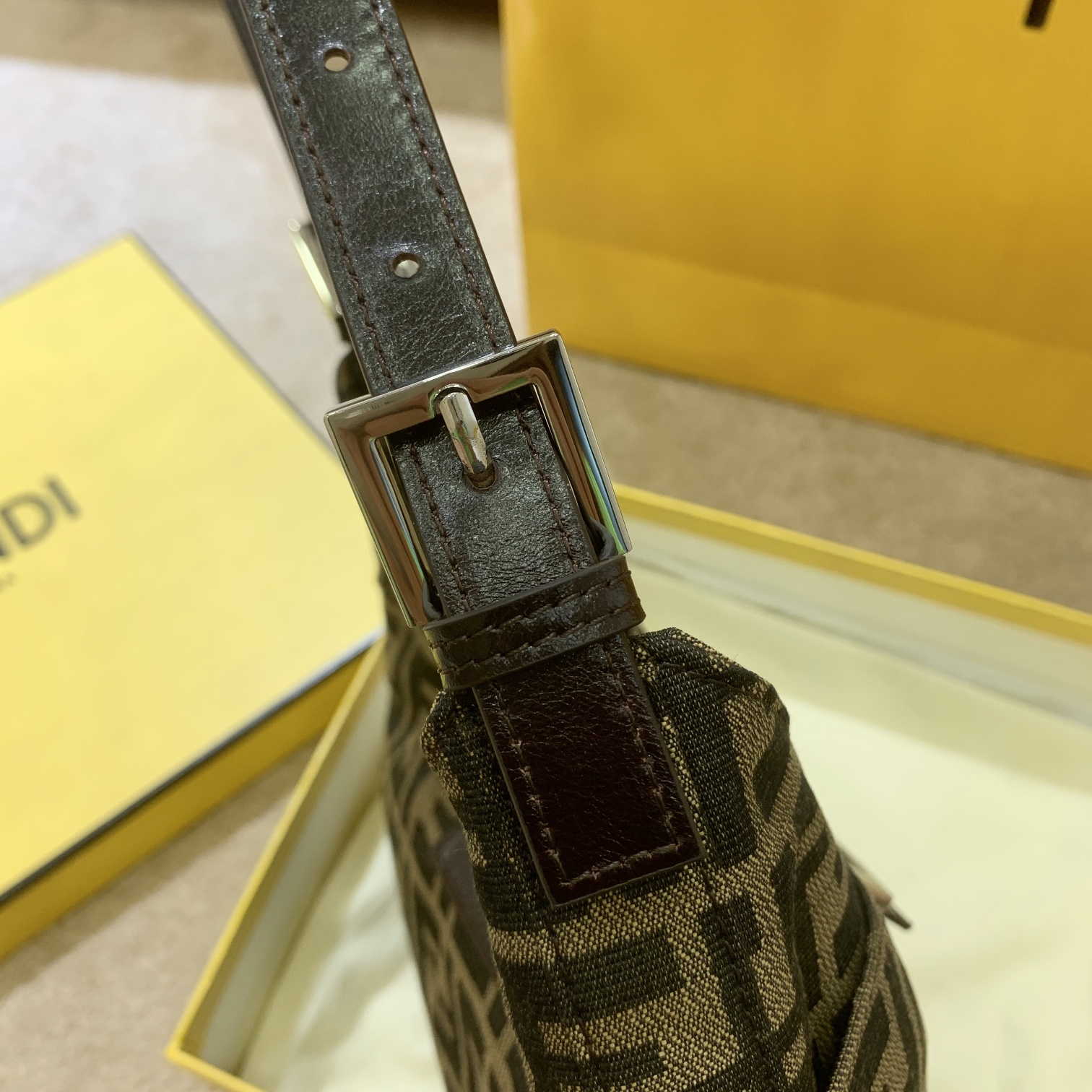 [TOP] FENDI Monogram Underarm Bag 29x25x4cm - Brown&SHW