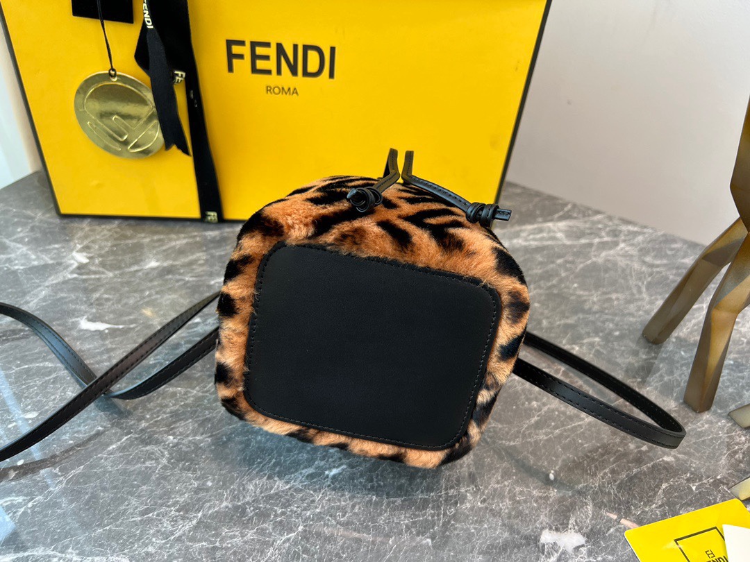 [TOP] FENDI Mon Mon Tresor Bags Wool Bucket Bag 18x12cm - Brown