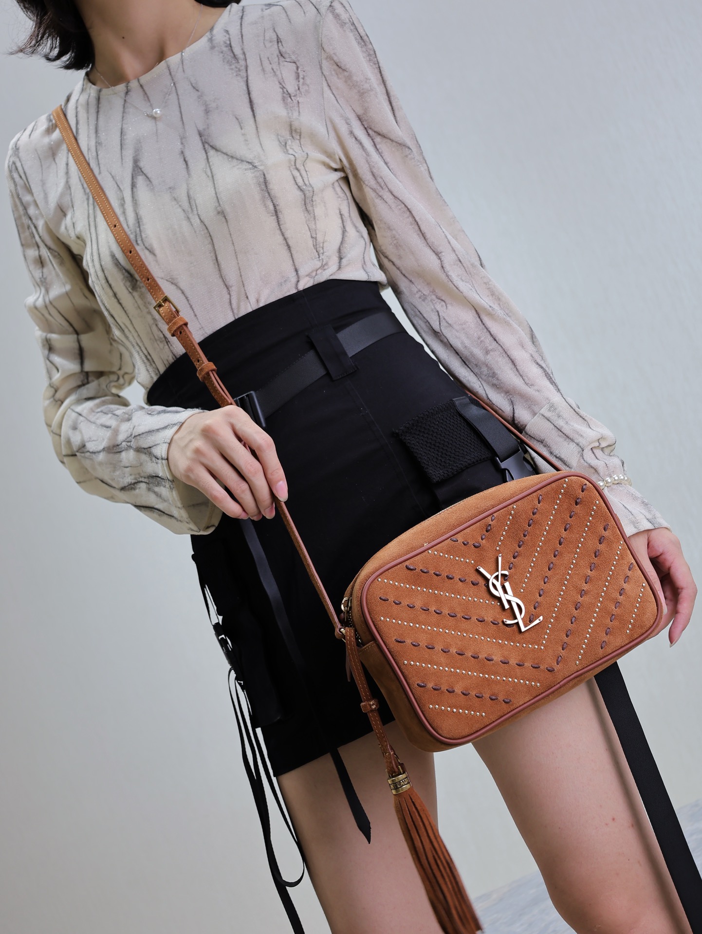 [TOP] Yves Saint Laurent YSL Lou Camera Bag 23x16x6cm - Brown