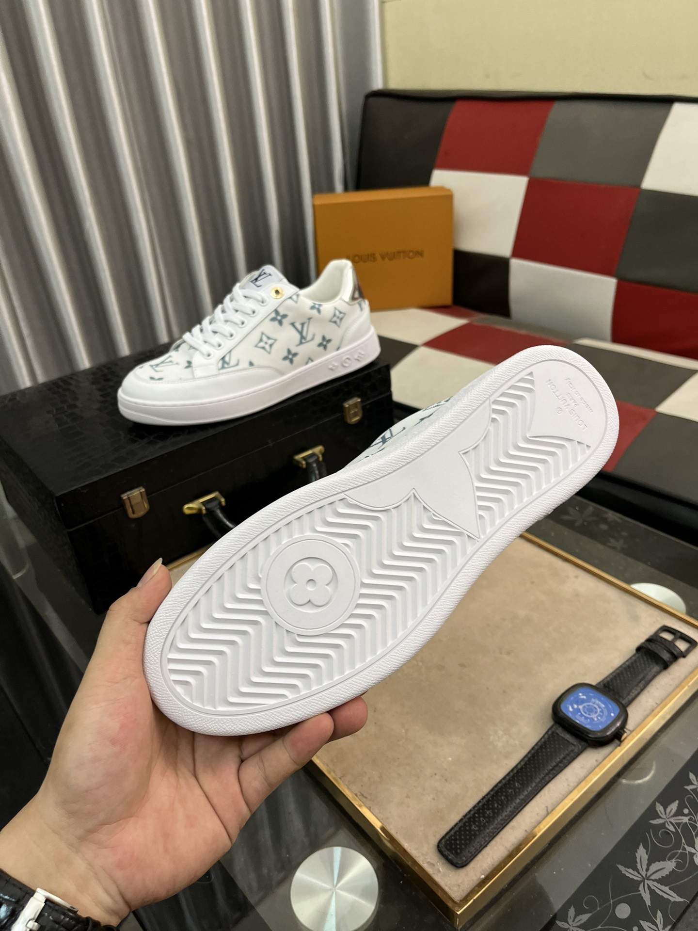 [TOP] Louis Vuitton LV Men's Shoes - White