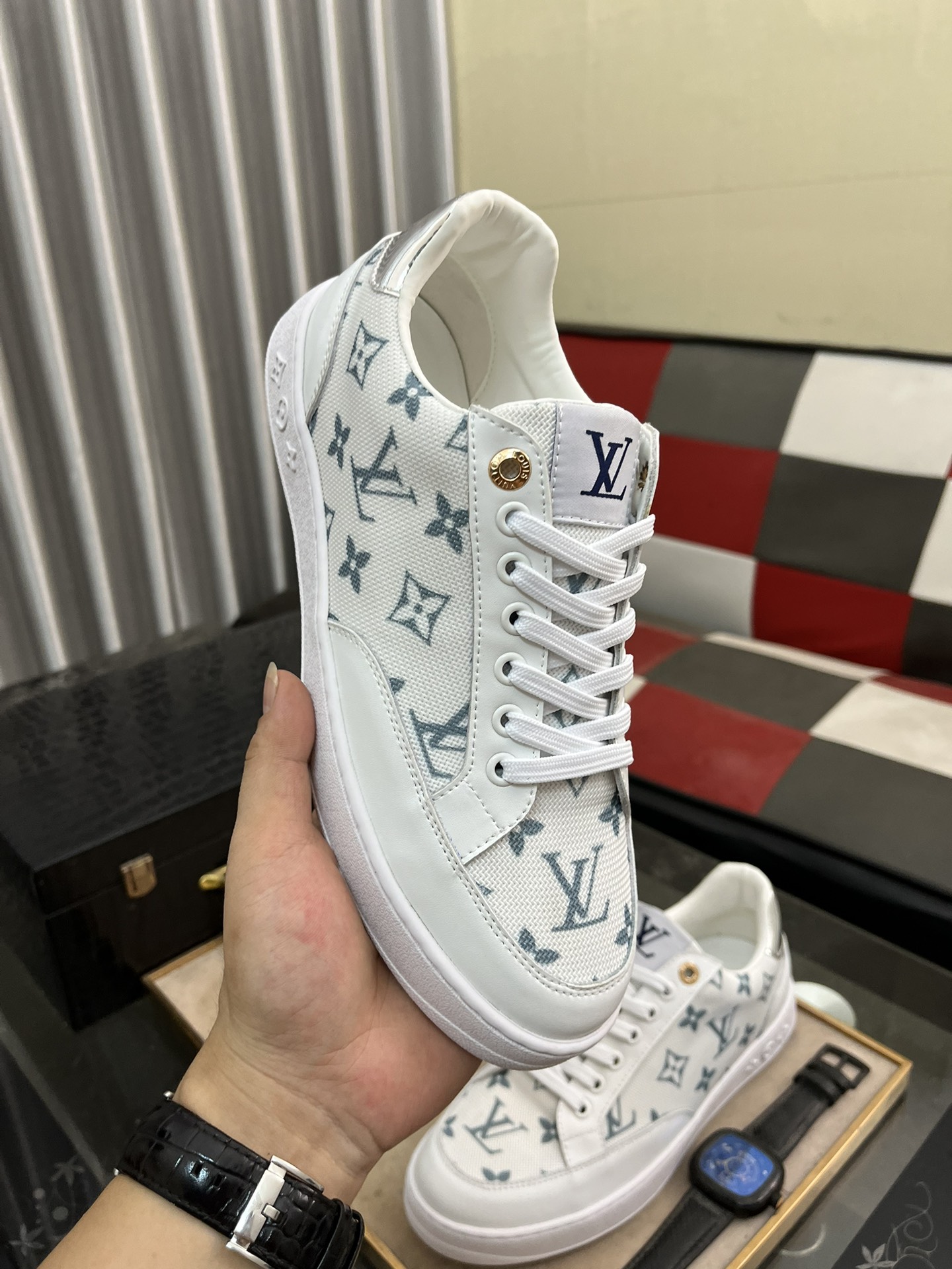 [TOP] Louis Vuitton LV Men's Shoes - White