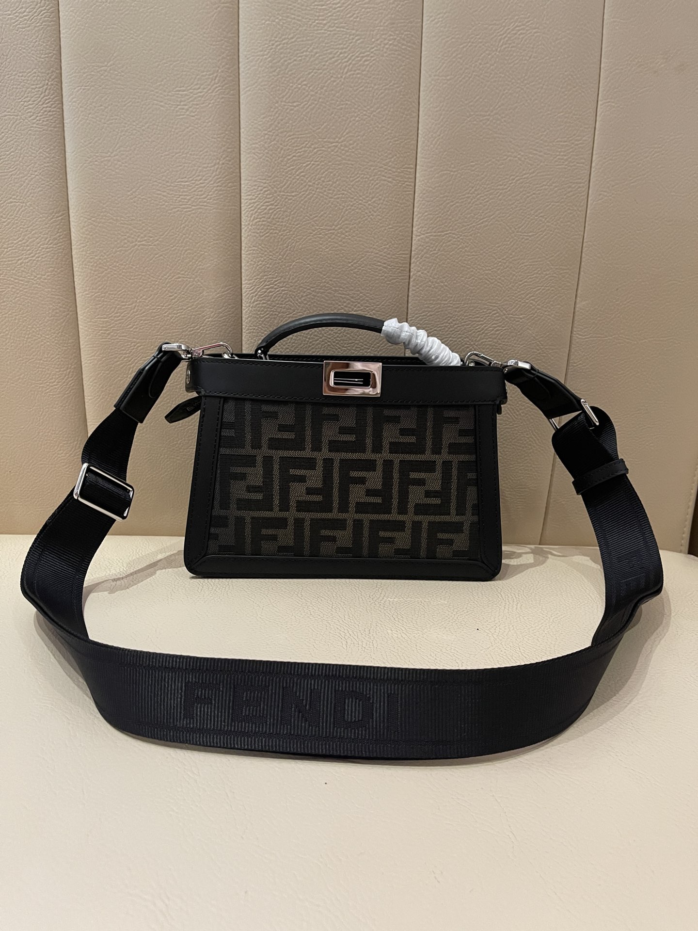 [TOP] FENDI FENDI Peekaboo Bags 23×6×14.5cm - Black