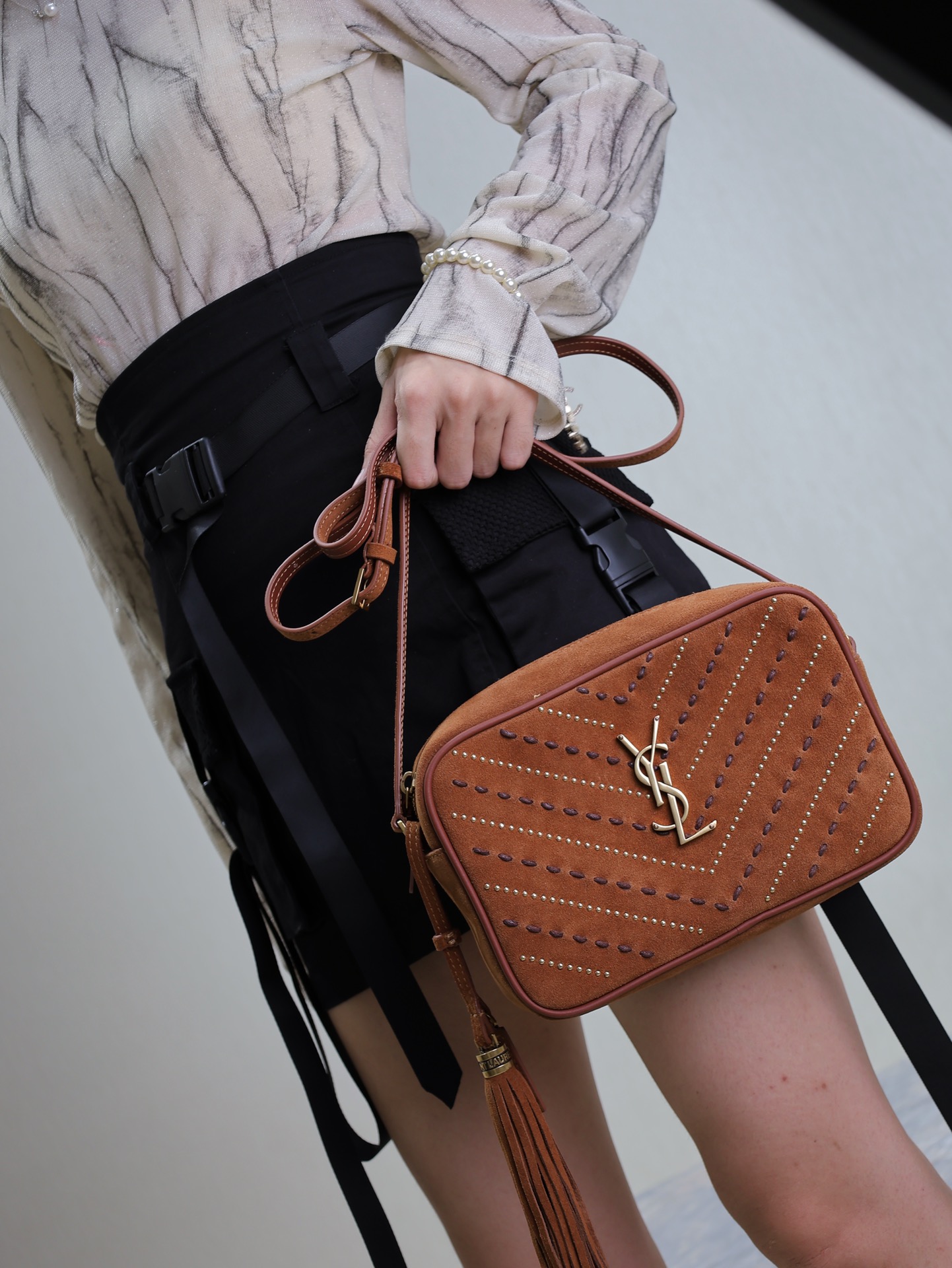 [TOP] Yves Saint Laurent YSL Lou Camera Bag 23x16x6cm - Brown