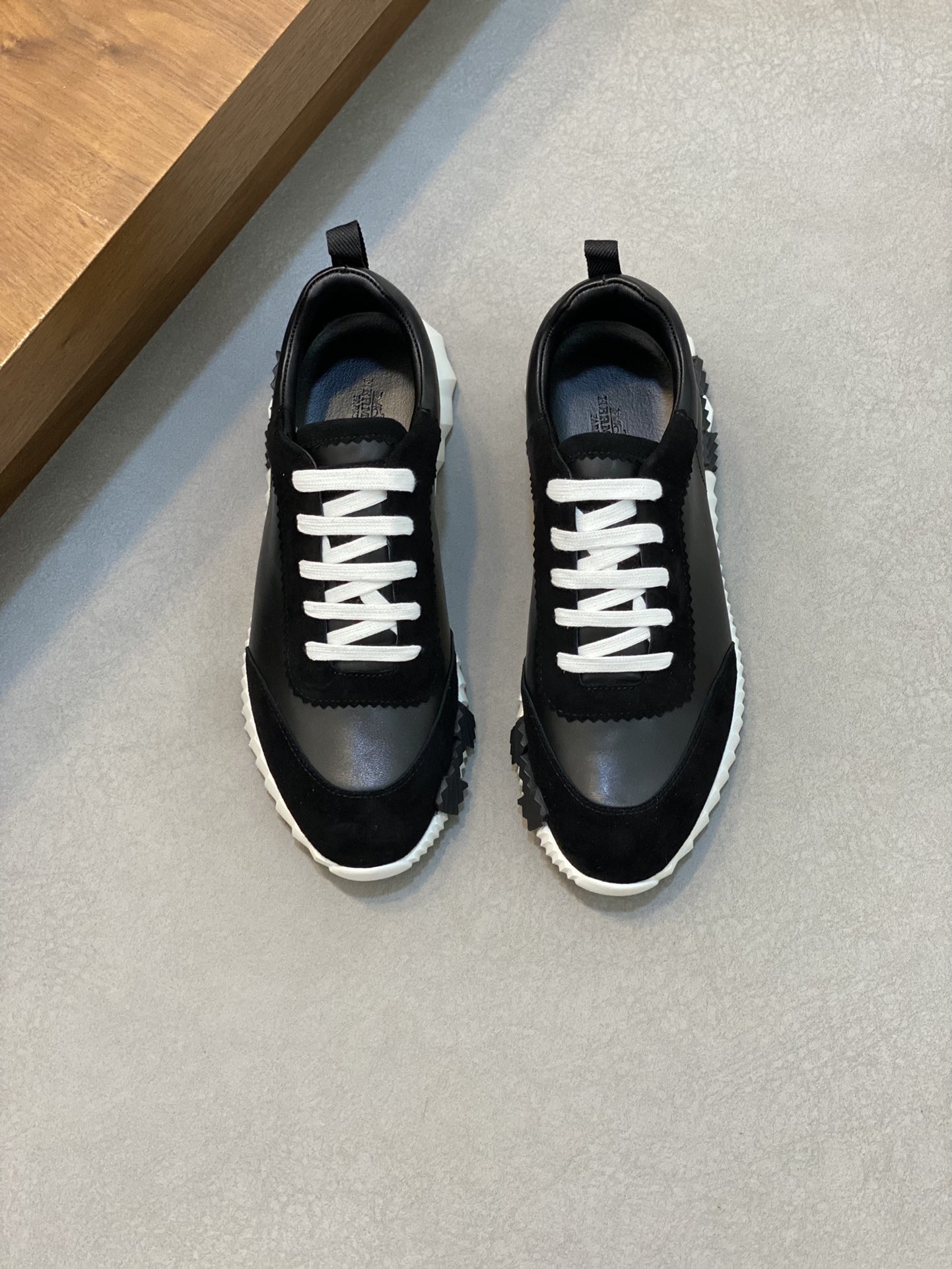 [TOP] HERMES Men's  Sports Shoes - 2 Colors