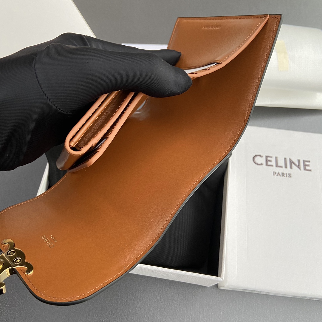 [TOP] CELINE Triomphe Fabric Almond and Calf Leather Short Wallet 10.5x9x3cm - Brown/Beige&GHW