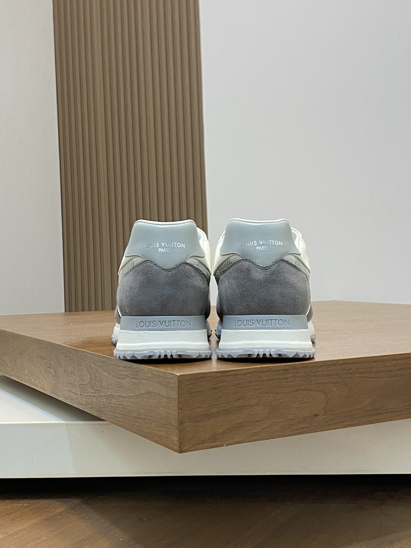 [TOP] Louis Vuitton LV Men's Shoes - White