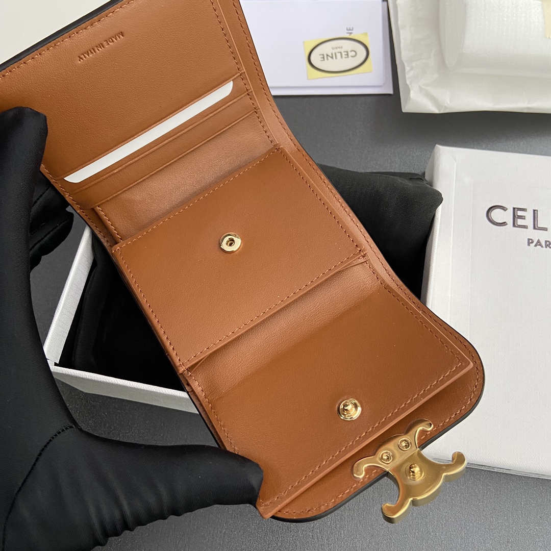 [TOP] CELINE Triomphe Fabric Almond and Calf Leather Short Wallet 10.5x9x3cm - Brown/Beige&GHW