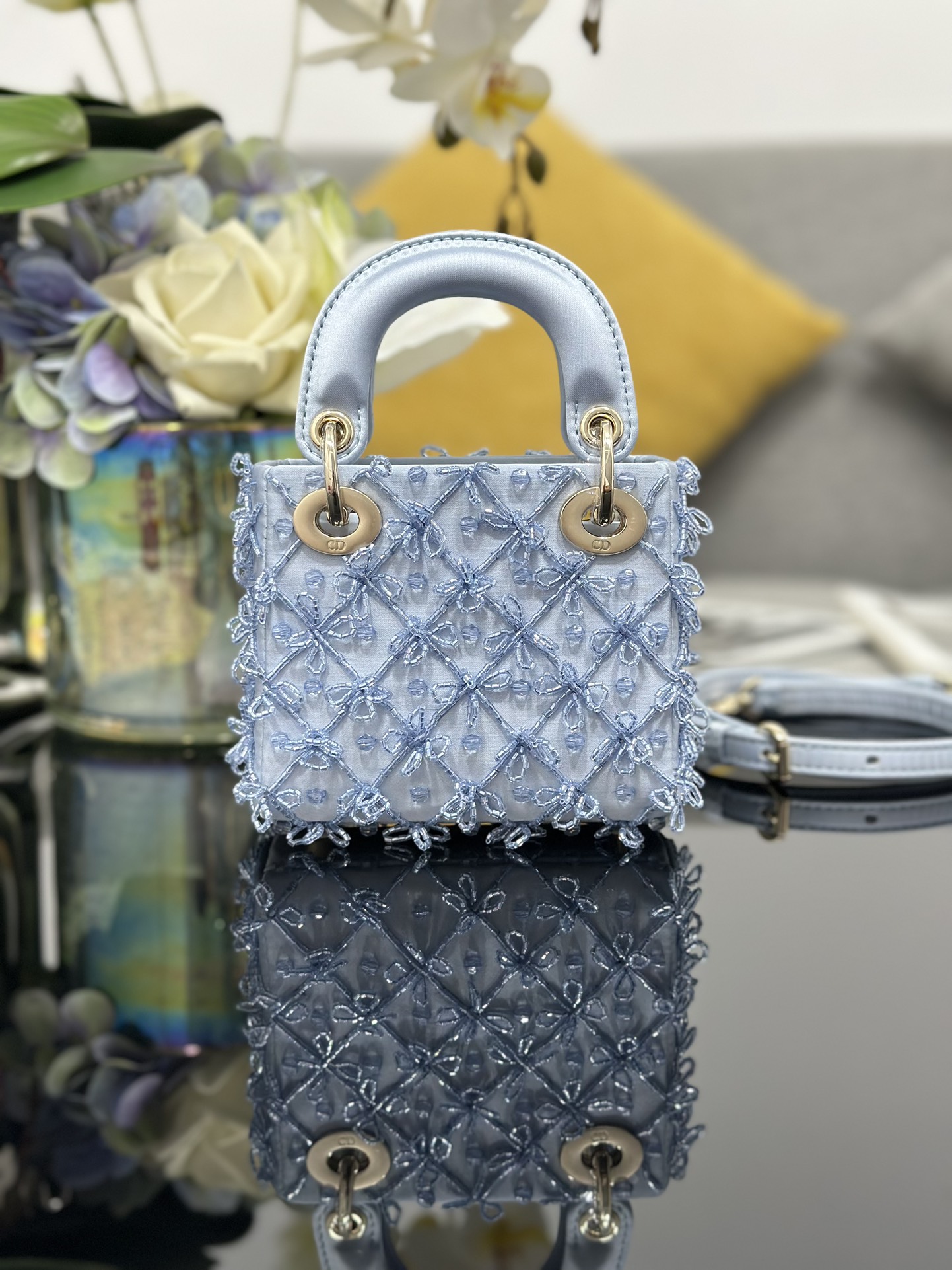 [TOP] Christian Dior Lady Dior Bag Mini Embroidered Ice Blue Beads 12x10.2x5cm - Blue