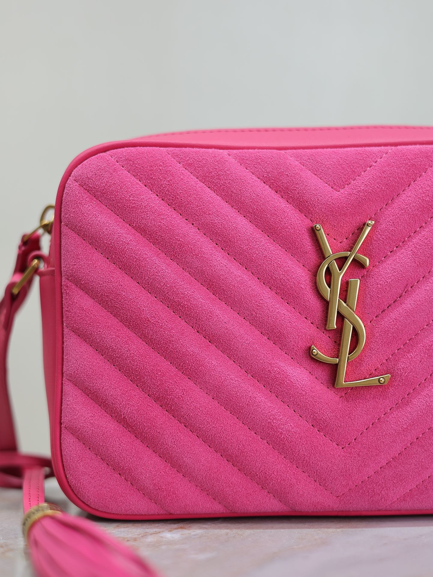 [TOP] Yves Saint Laurent YSL Lou Camera Bag Cowhide 23x16x6cm - Rose Red