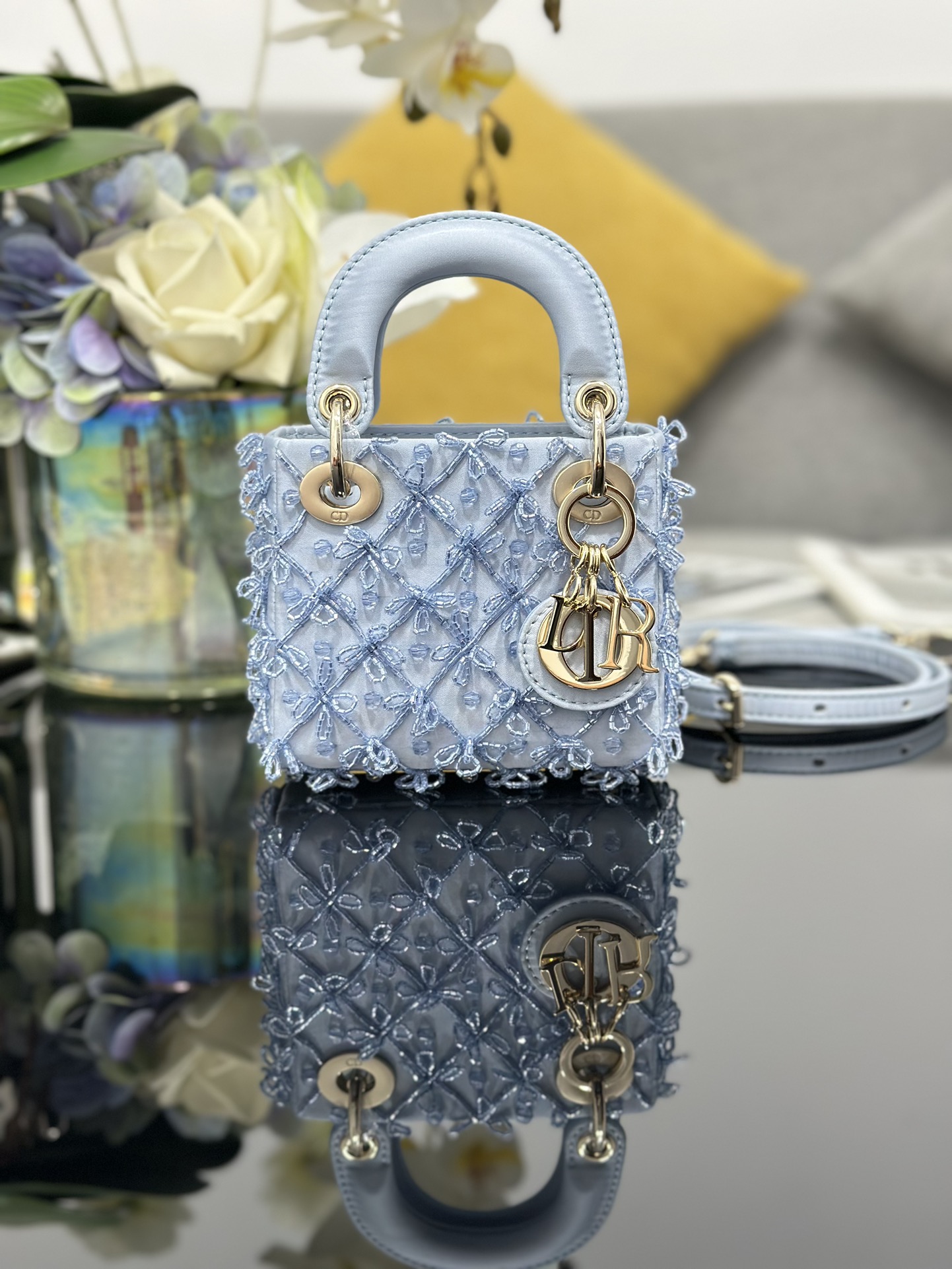 [TOP] Christian Dior Lady Dior Bag Mini Embroidered Ice Blue Beads 12x10.2x5cm - Blue