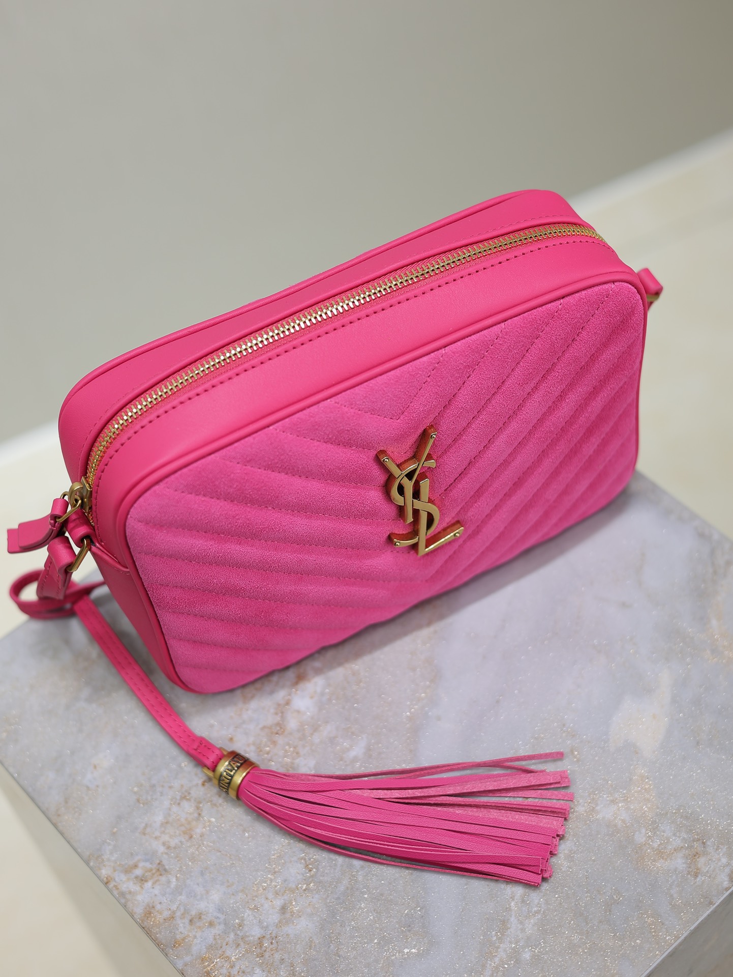 [TOP] Yves Saint Laurent YSL Lou Camera Bag Cowhide 23x16x6cm - Rose Red