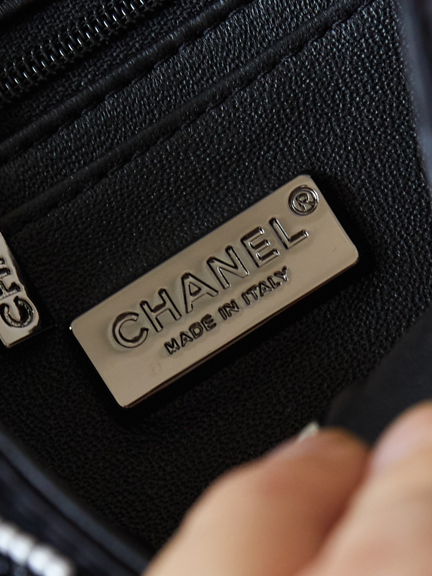 [TOP] CHANEL Flap Bag Black Size 5 Diamond 20*14*8cm - Black