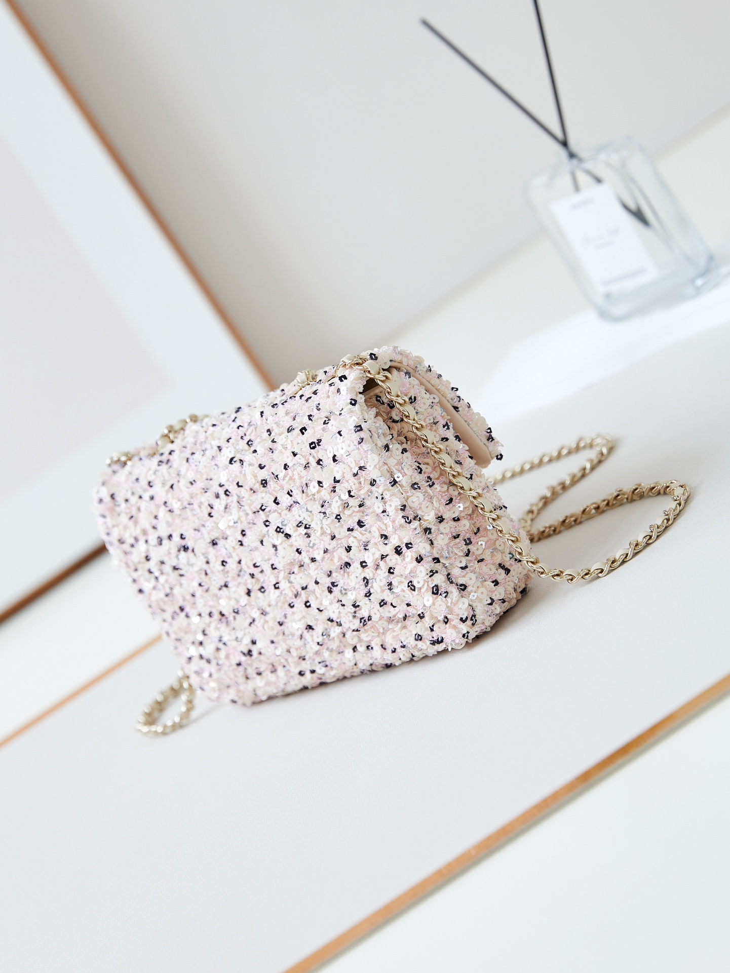 [TOP] CHANEL Flap Bag With Sequins And Embroidery 20*14*8cm - Pink&White