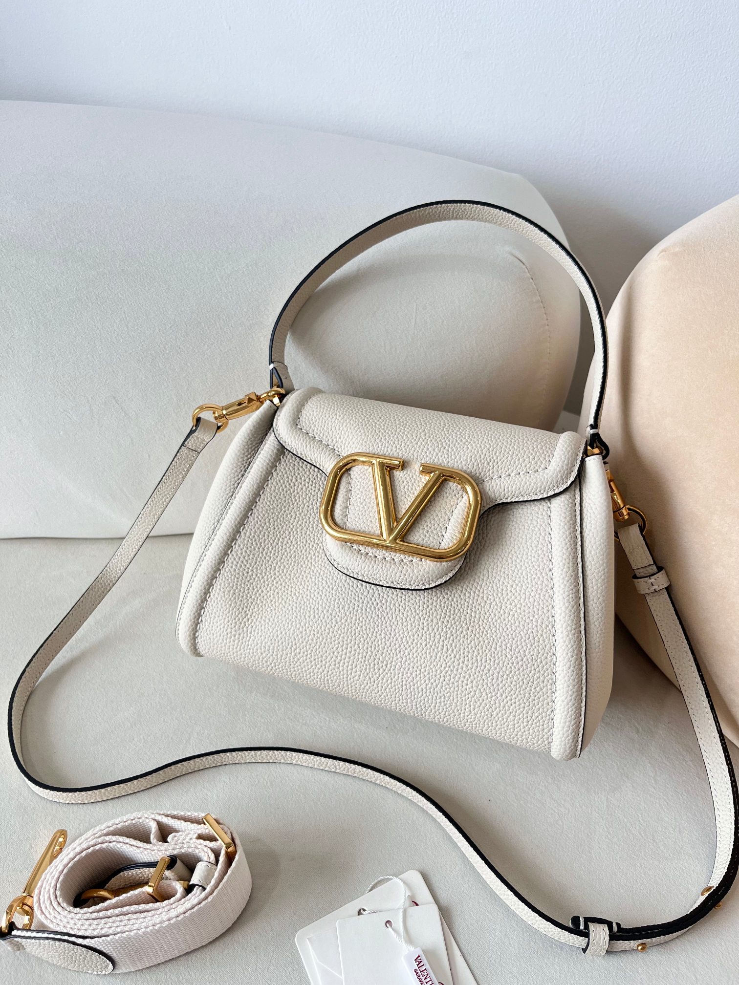 [TOP] VALENTINO GARAVANI ALLTIME Calfskin Bag 24x17x12cm - 3 Color