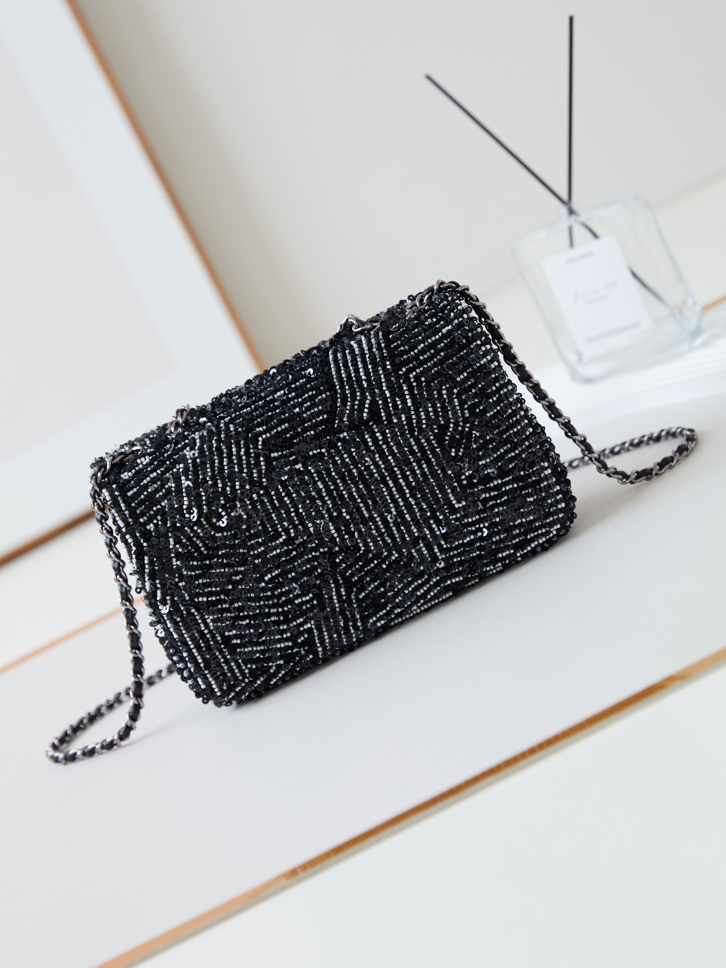 [TOP] CHANEL Flap Bag Black Size 5 Diamond 20*14*8cm - Black
