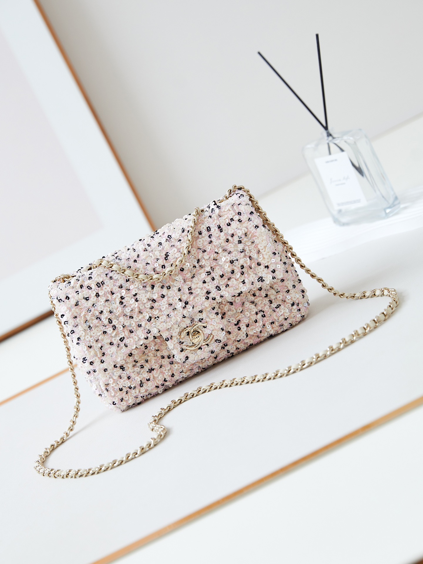 [TOP] CHANEL Flap Bag With Sequins And Embroidery 20*14*8cm - Pink&White
