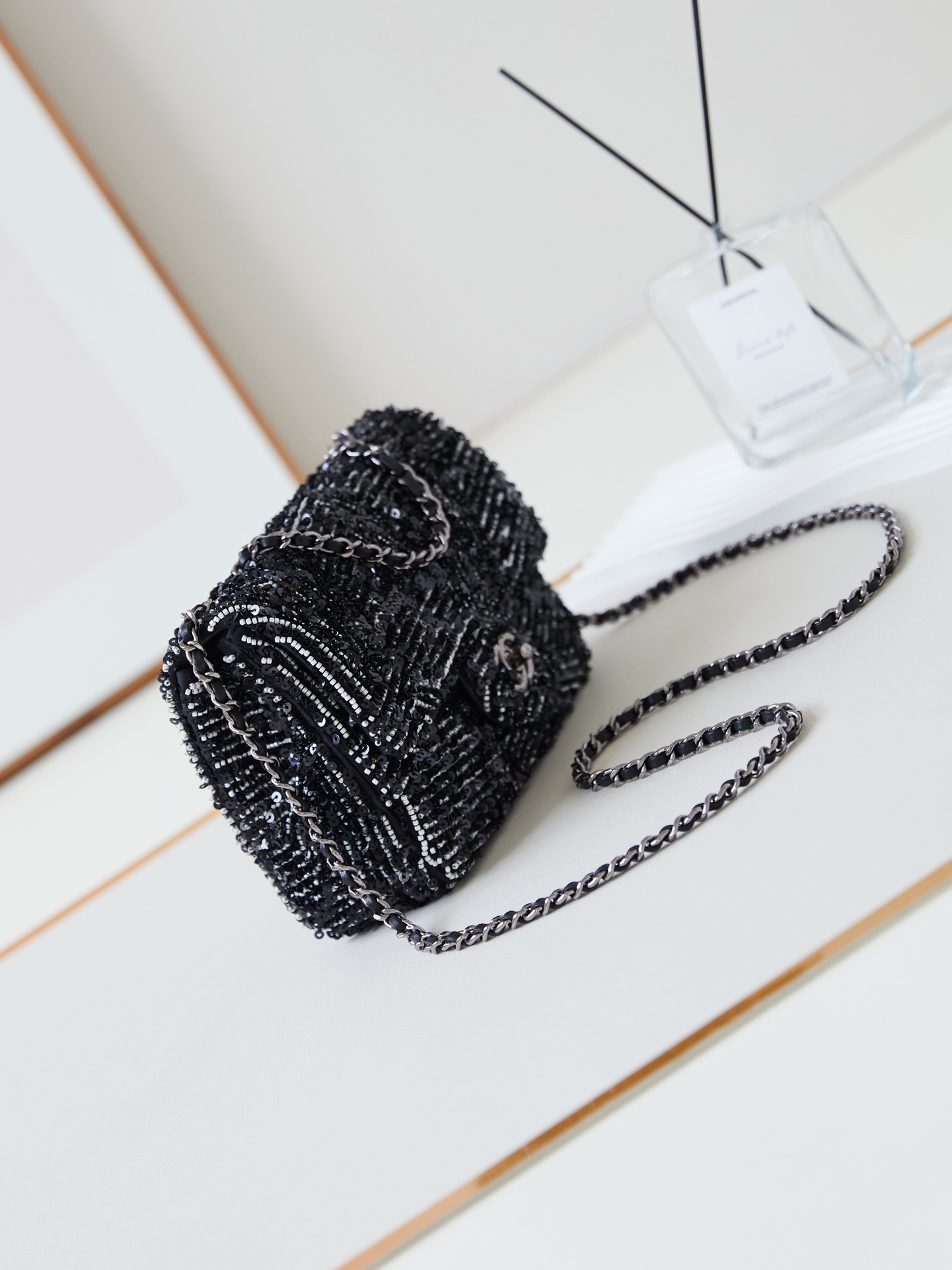 [TOP] CHANEL Flap Bag Black Size 5 Diamond 20*14*8cm - Black