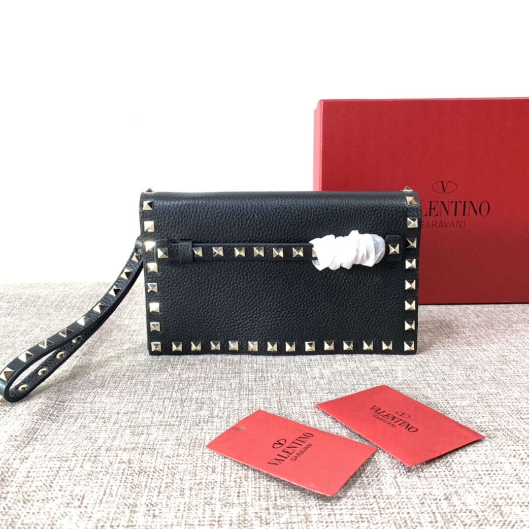 [TOP] VALENTINO Rockstud Clutch Bag 21×13 cm - Black