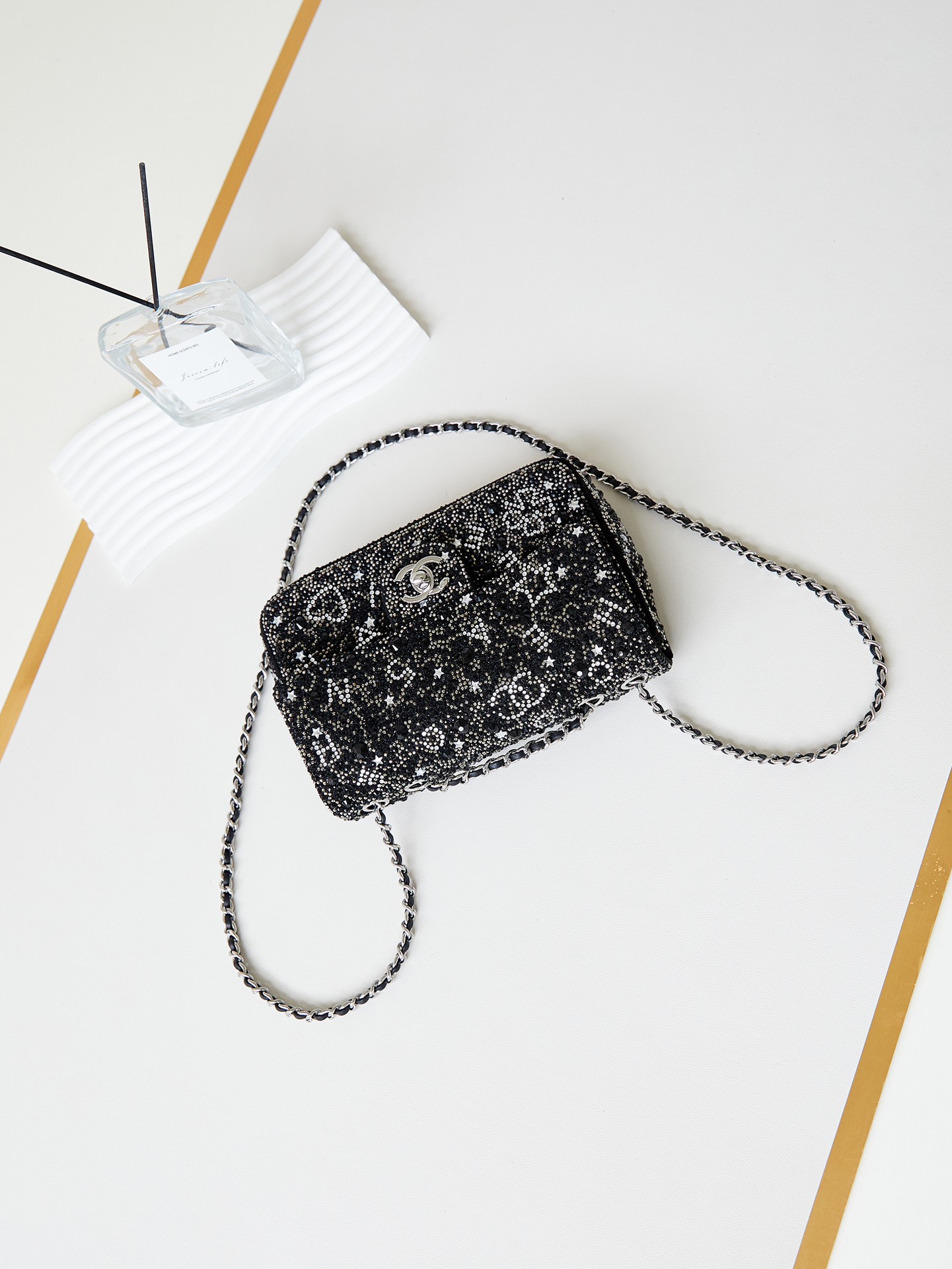 [TOP] CHANEL Flap Bag Black Size 5 Diamond 20*14*8cm - Black