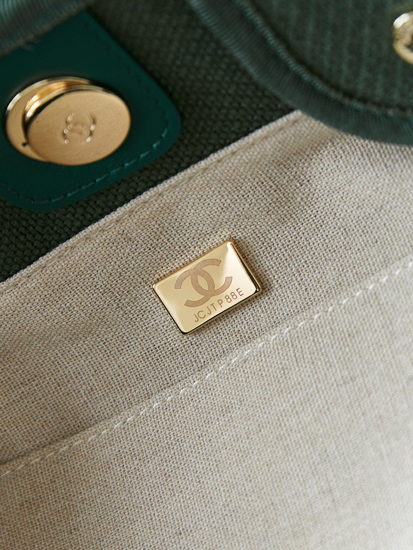 [TOP] CHANEL Deauville Bag Small Beach Bag 32cm - Olive Green