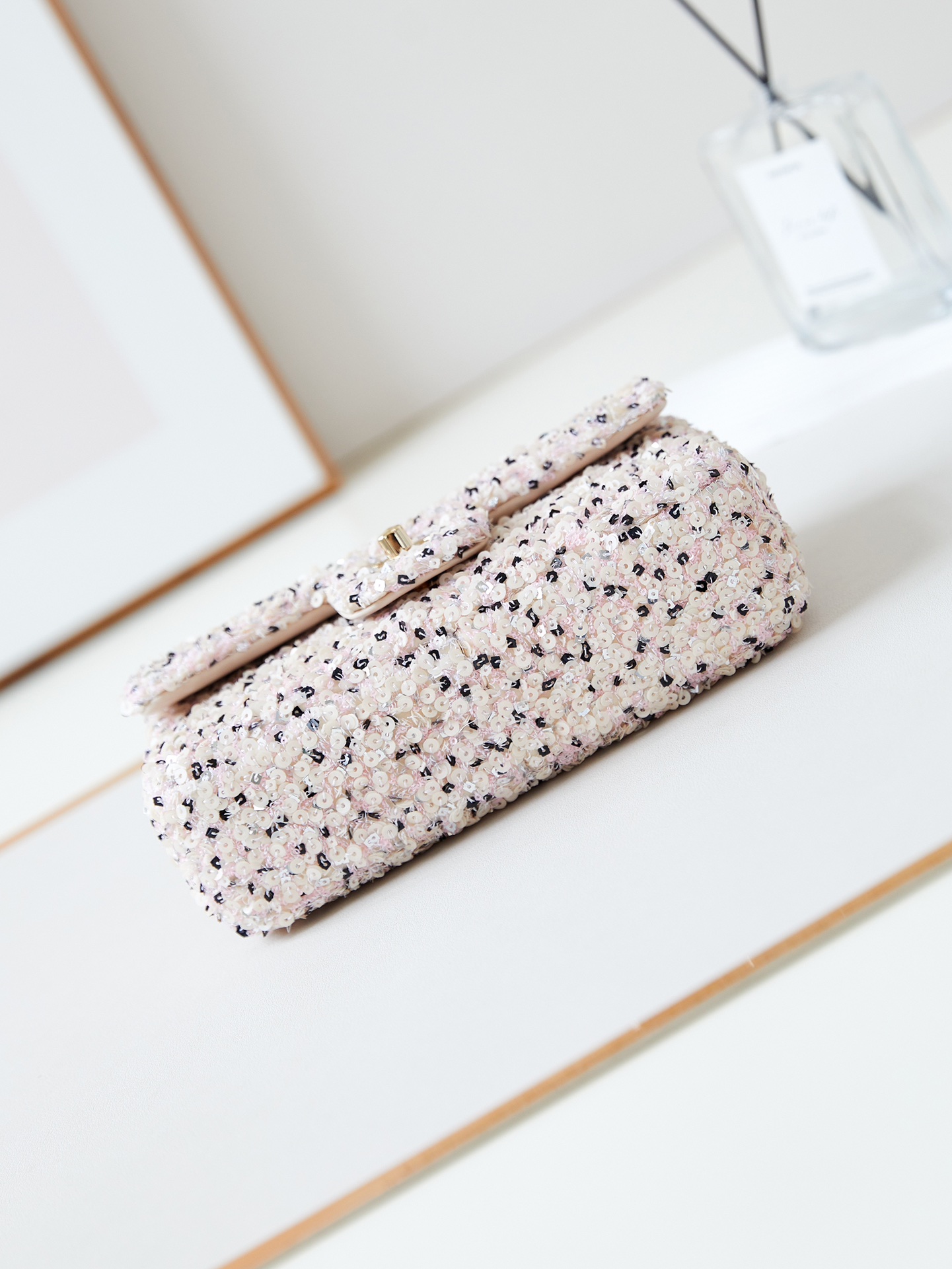 [TOP] CHANEL Flap Bag With Sequins And Embroidery 20*14*8cm - Pink&White