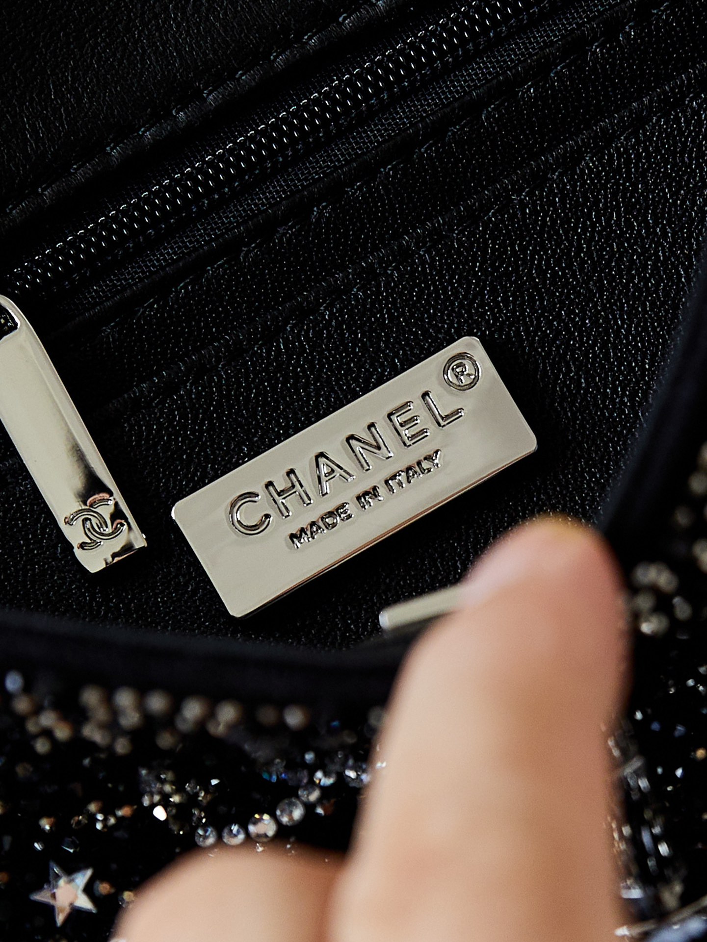 [TOP] CHANEL Flap Bag Black Size 5 Diamond 20*14*8cm - Black