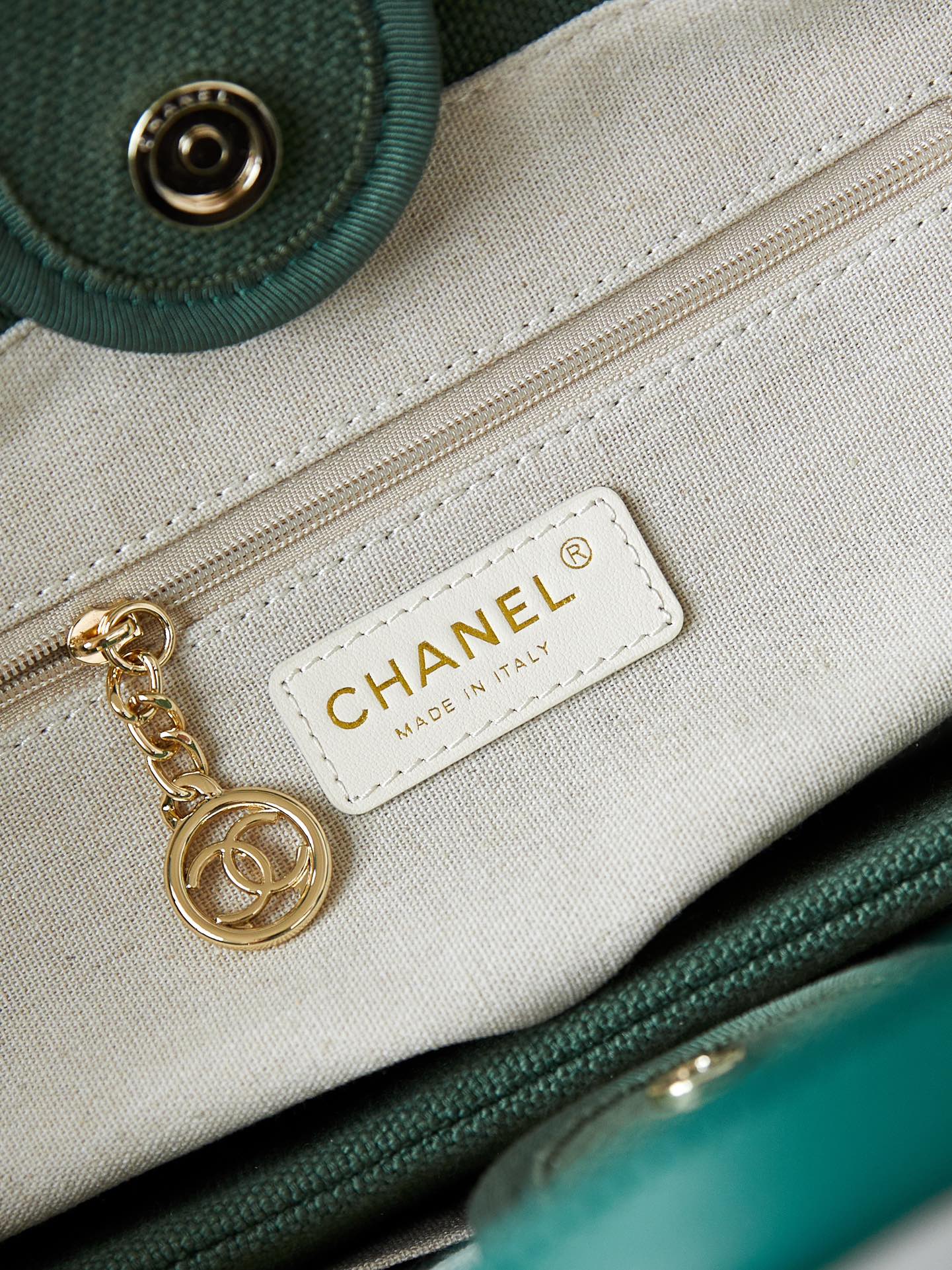 [TOP] CHANEL Deauville Bag Small Beach Bag 32cm - Olive Green