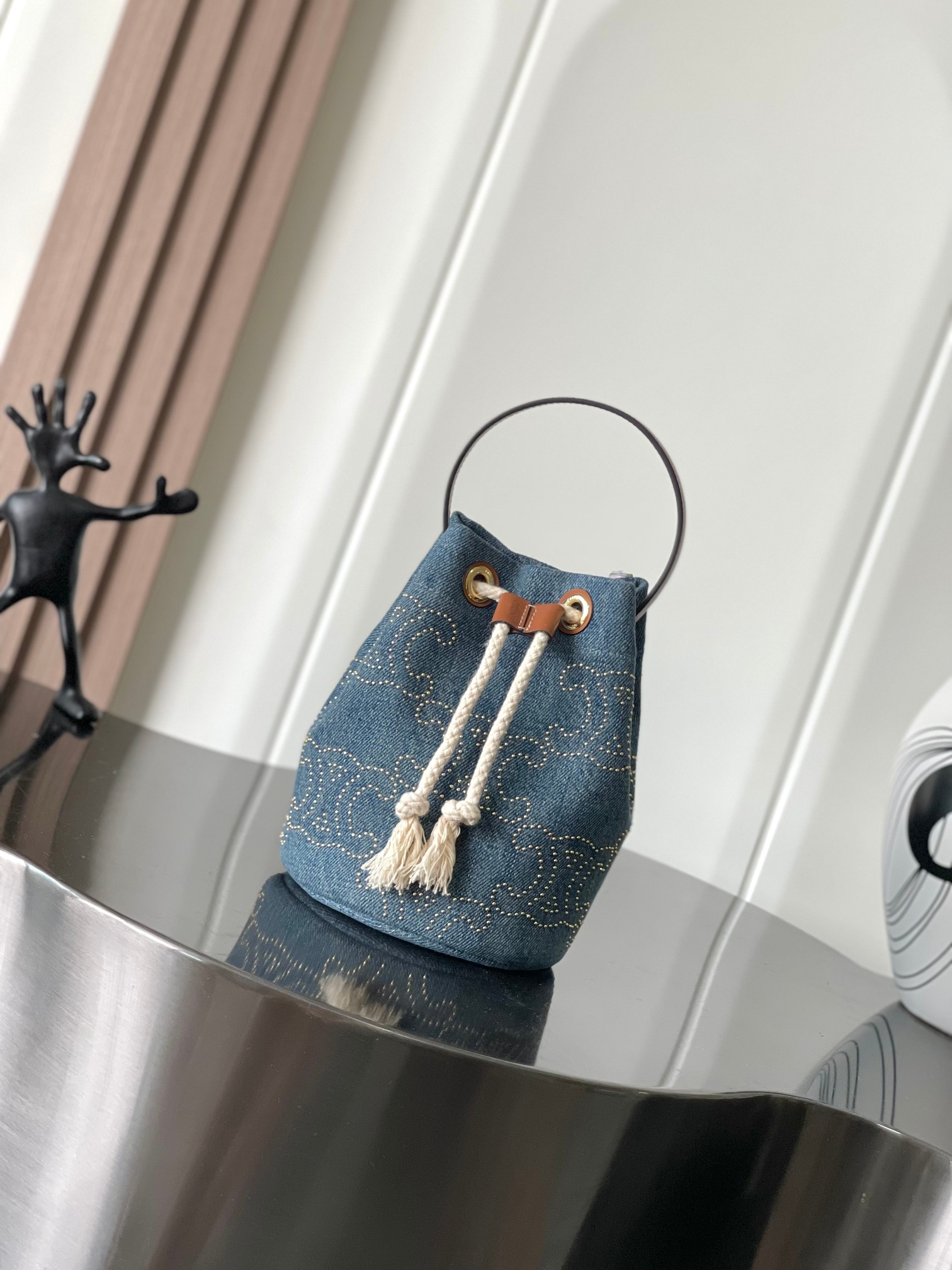 [TOP] CELINE Riveted Denim Drawstring Bucket Bag 15x19x15cm - Denim Blue