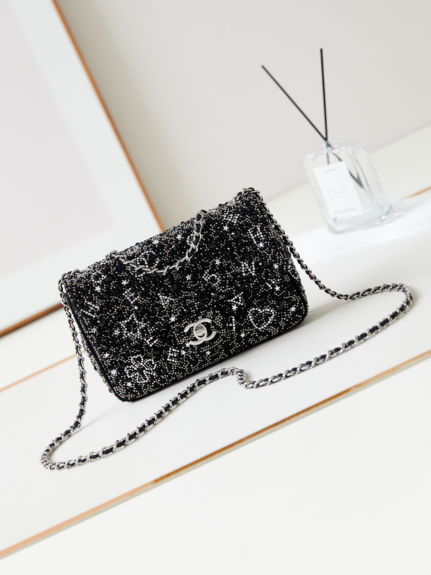 [TOP] CHANEL Flap Bag Black Size 5 Diamond 20*14*8cm - Black
