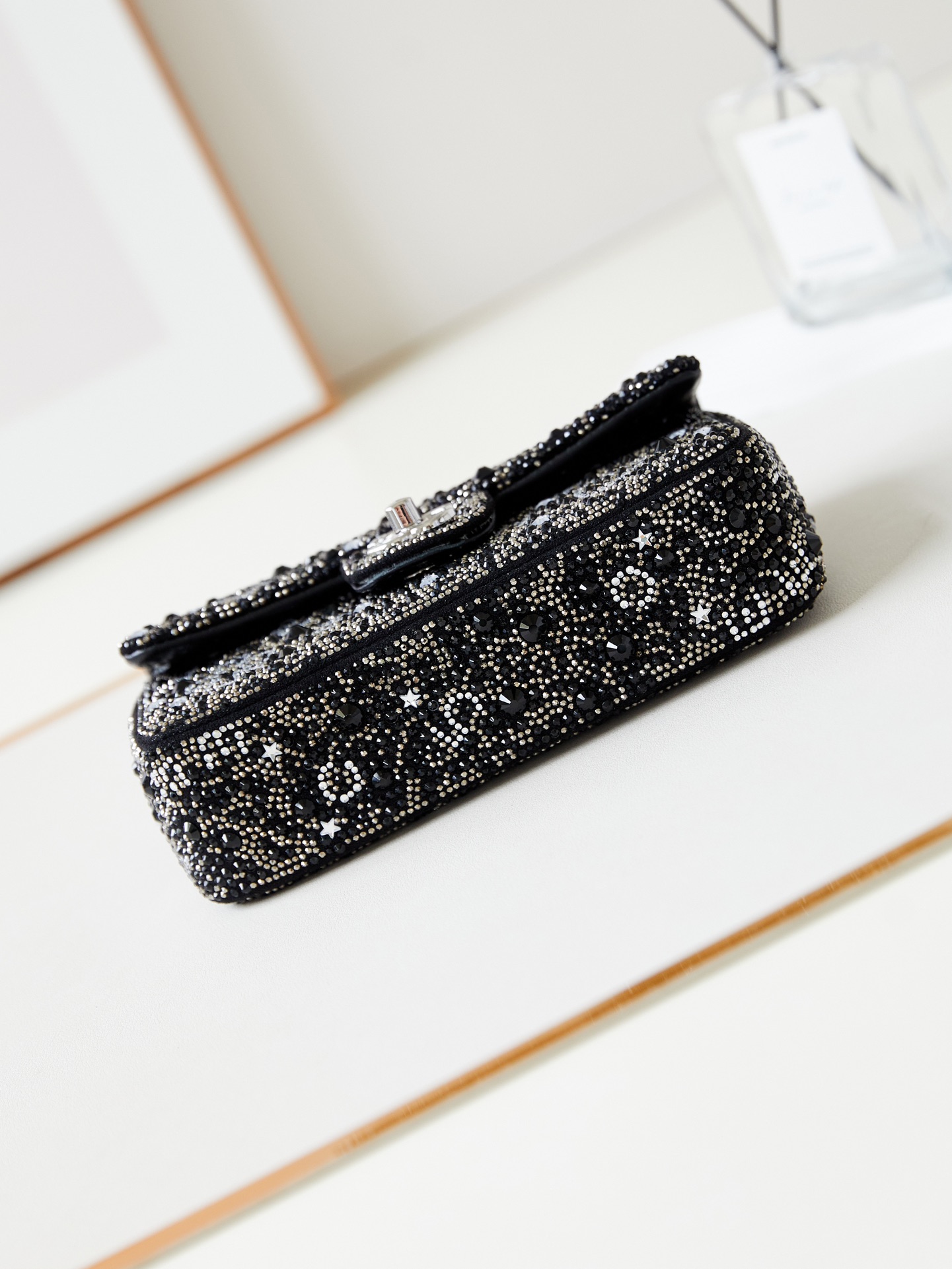 [TOP] CHANEL Flap Bag Black Size 5 Diamond 20*14*8cm - Black