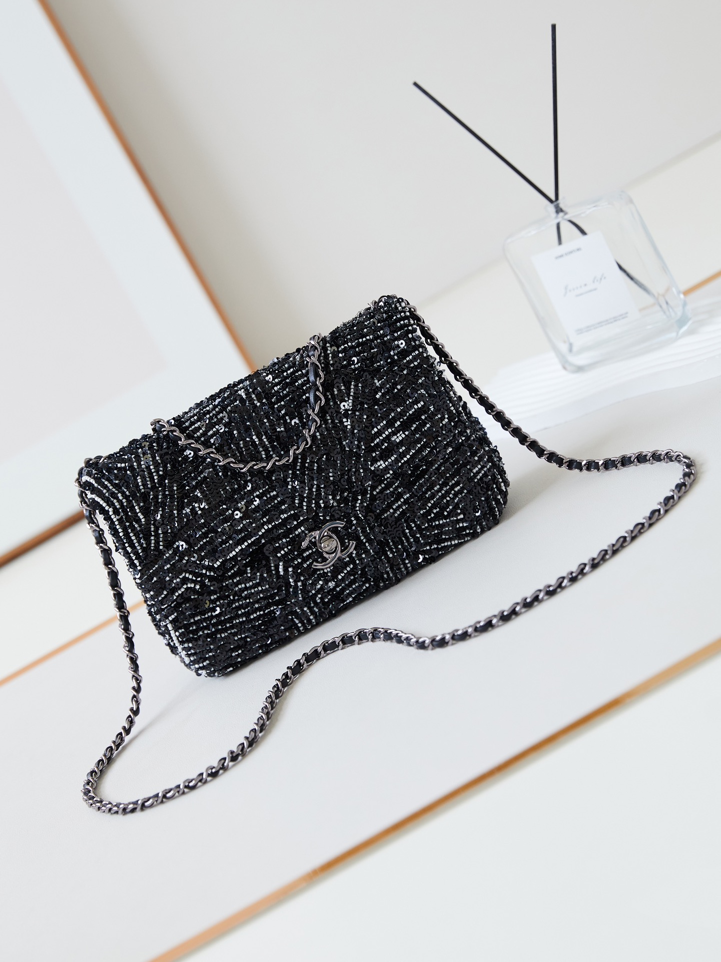 [TOP] CHANEL Flap Bag Black Size 5 Diamond 20*14*8cm - Black