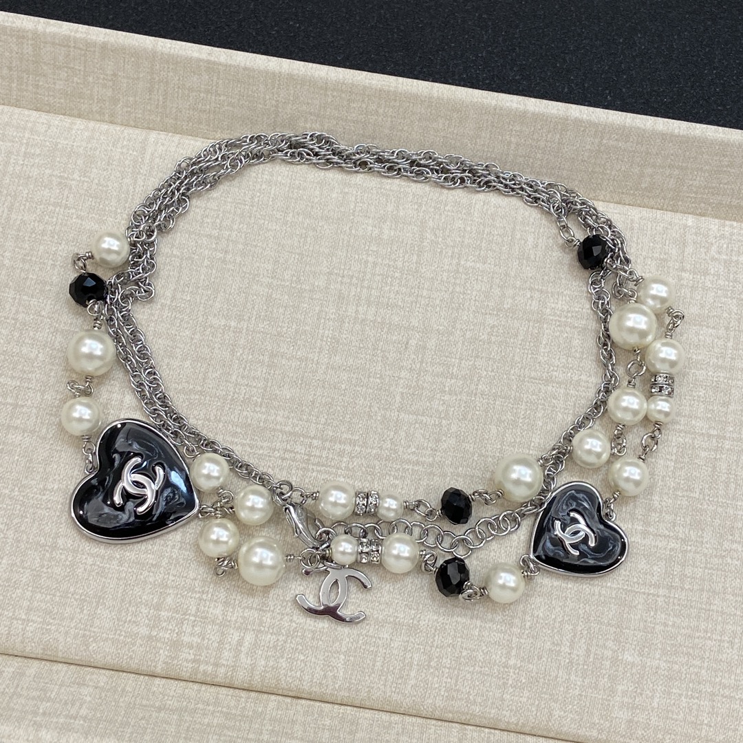 [TOP] CHANEL Sweater Necklace with Pearls and Heart Shape - Silver