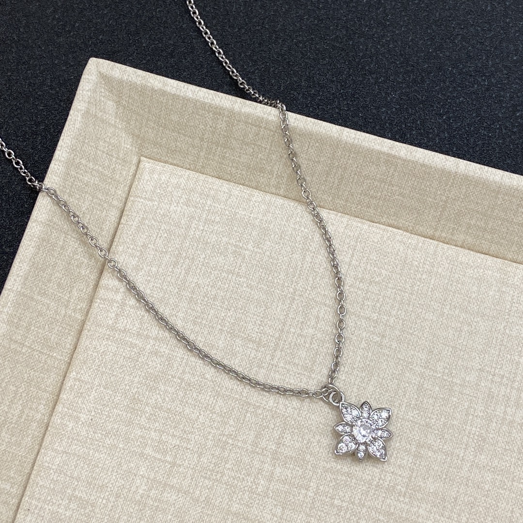 [TOP] GUCCI Bracelet and Necklace - Gold